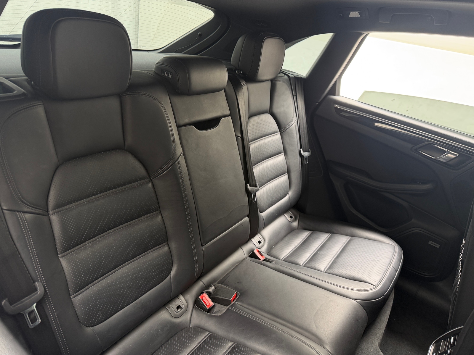 Thumbnail: 2016 Porsche Macan - 5
