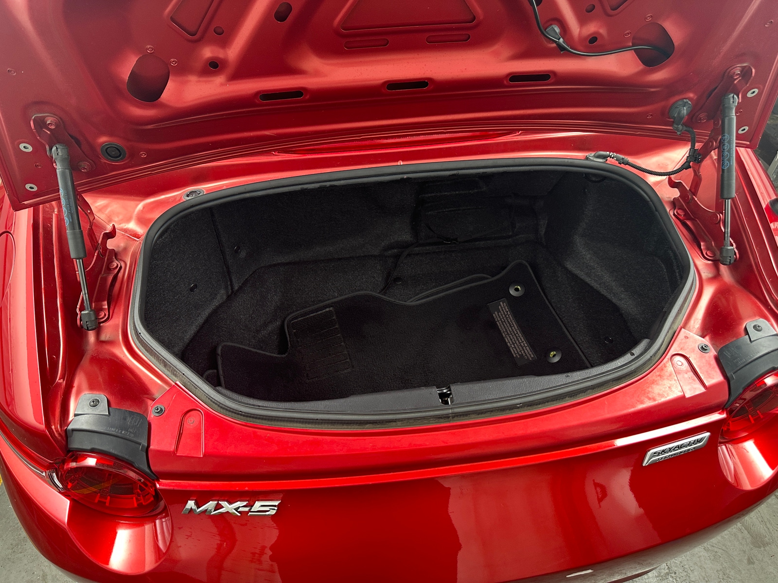 Thumbnail: 2016 Mazda MX-5 Miata - 5