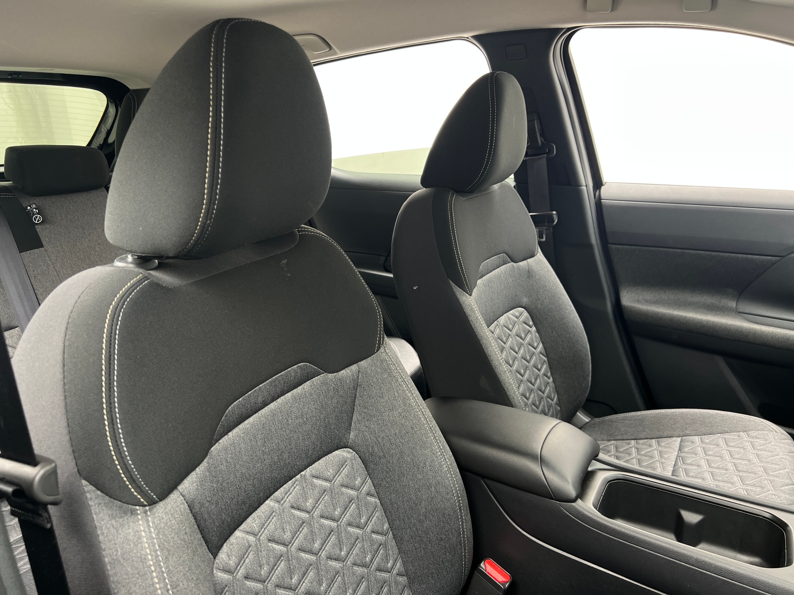 Thumbnail: 2026 Nissan Kicks - 2