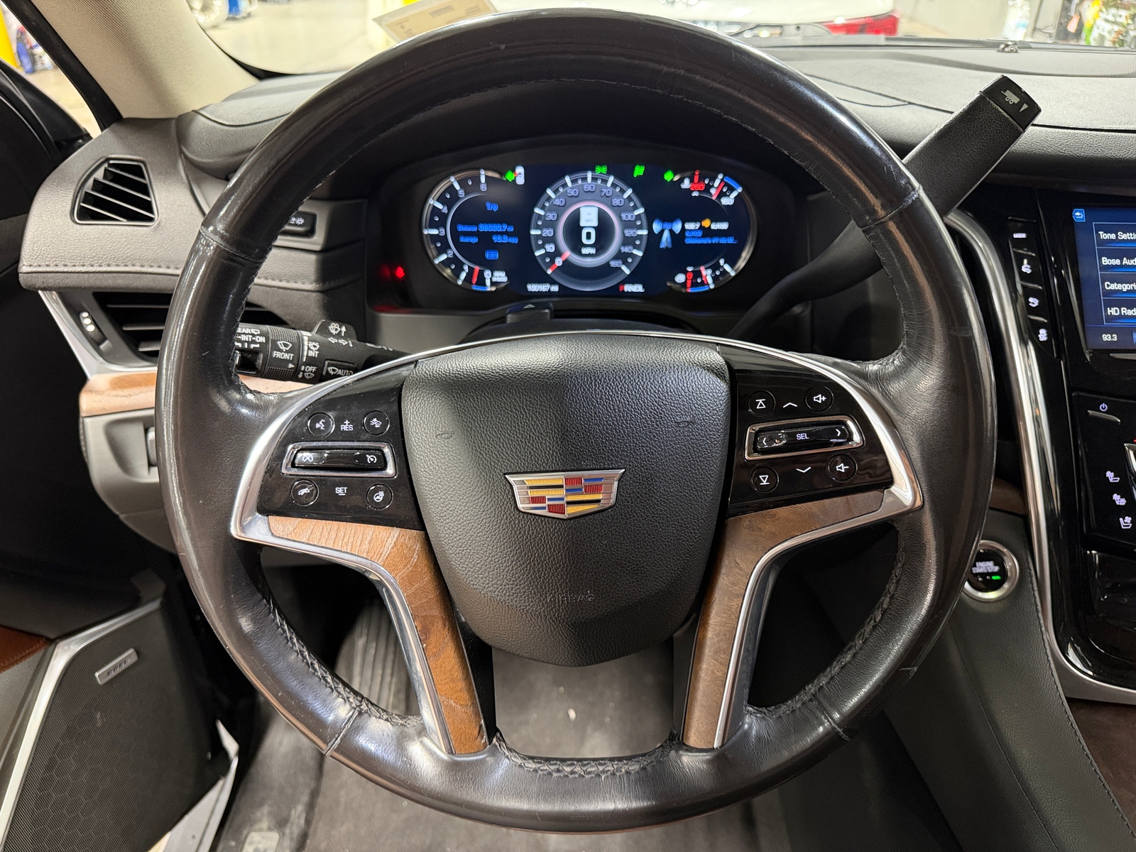 Thumbnail: 2020 Cadillac Escalade - 4