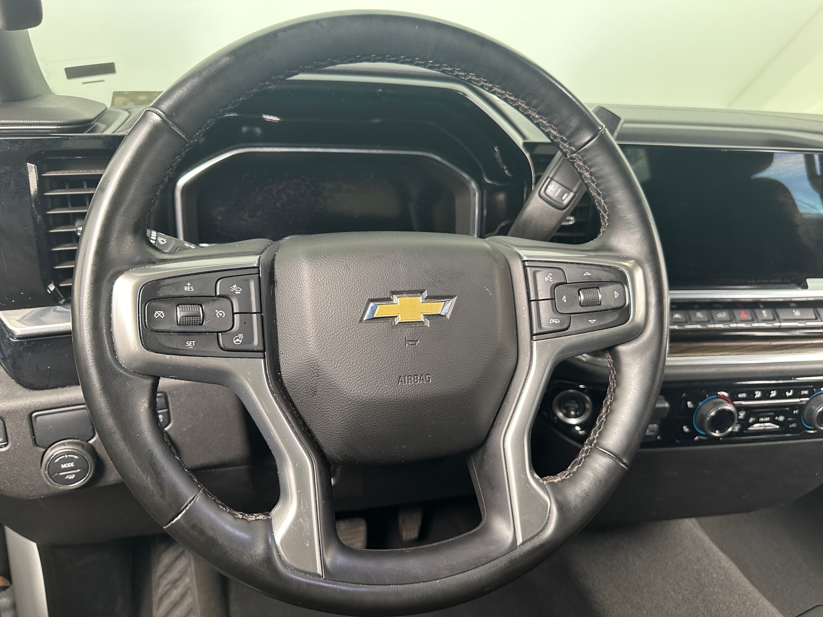 Thumbnail: 2025 Chevrolet Silverado 1500 - 5