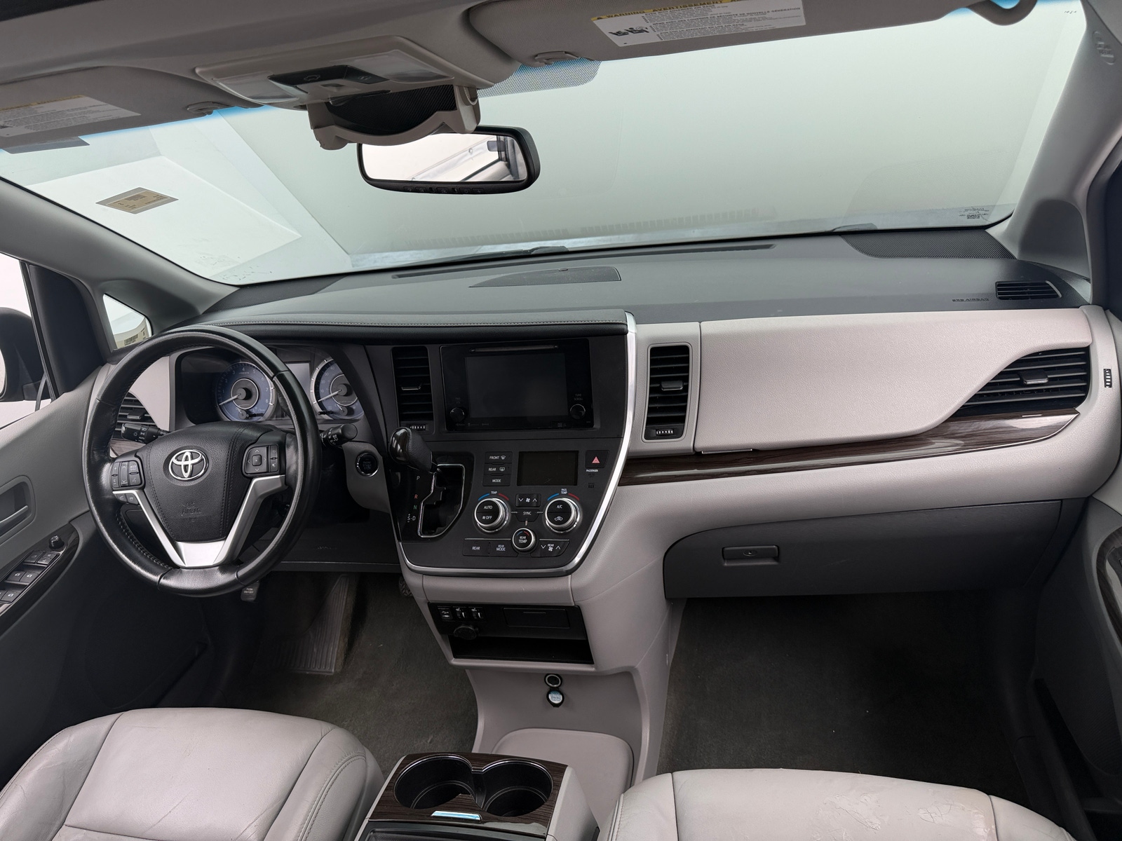 Thumbnail: 2016 Toyota Sienna - 2