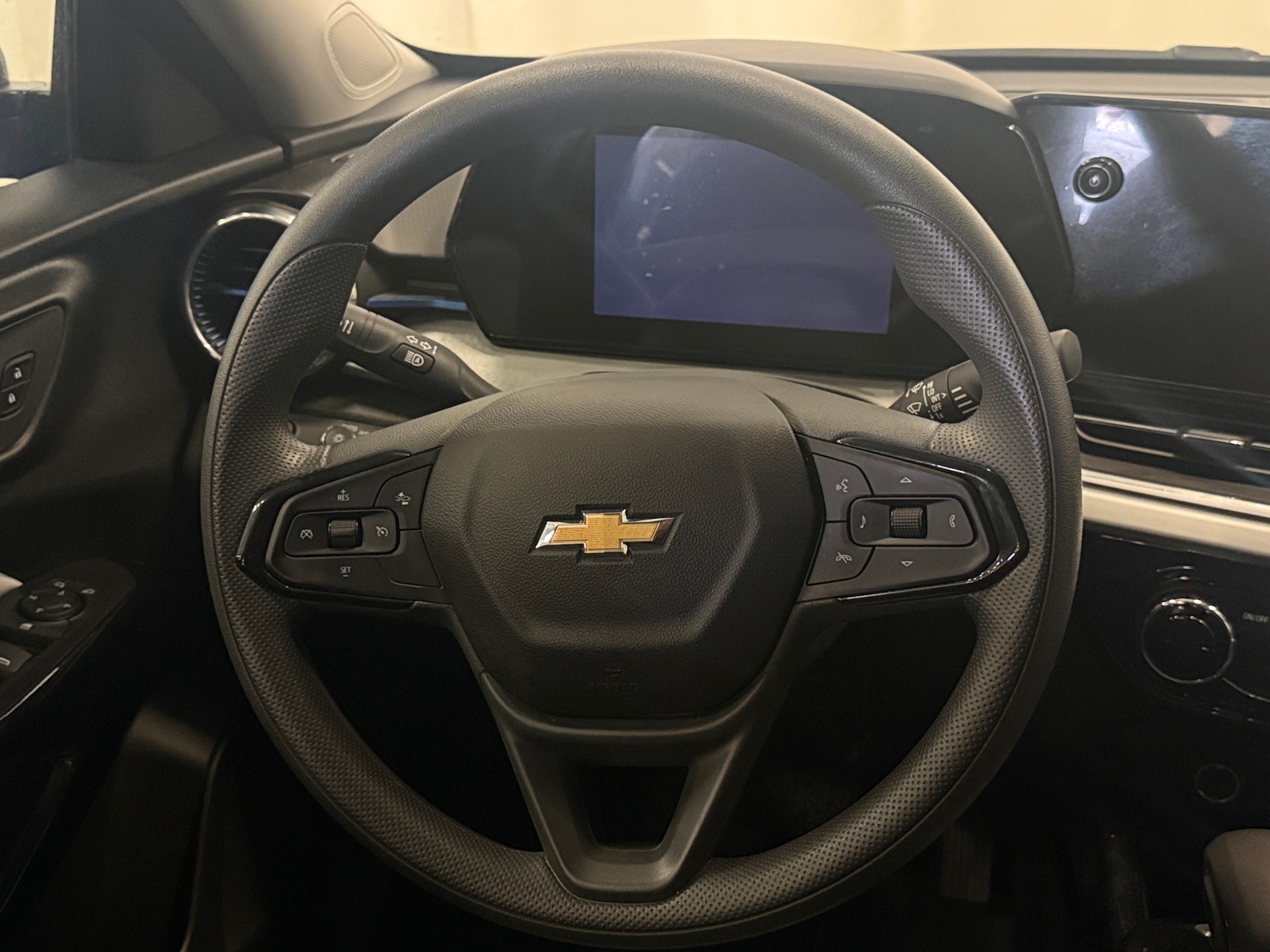 Thumbnail: 2026 Chevrolet Trax - 5