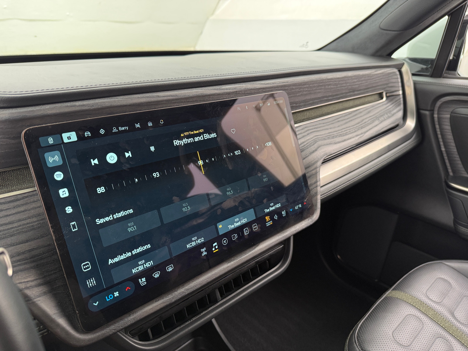 Thumbnail: 2025 Rivian R1S - 3