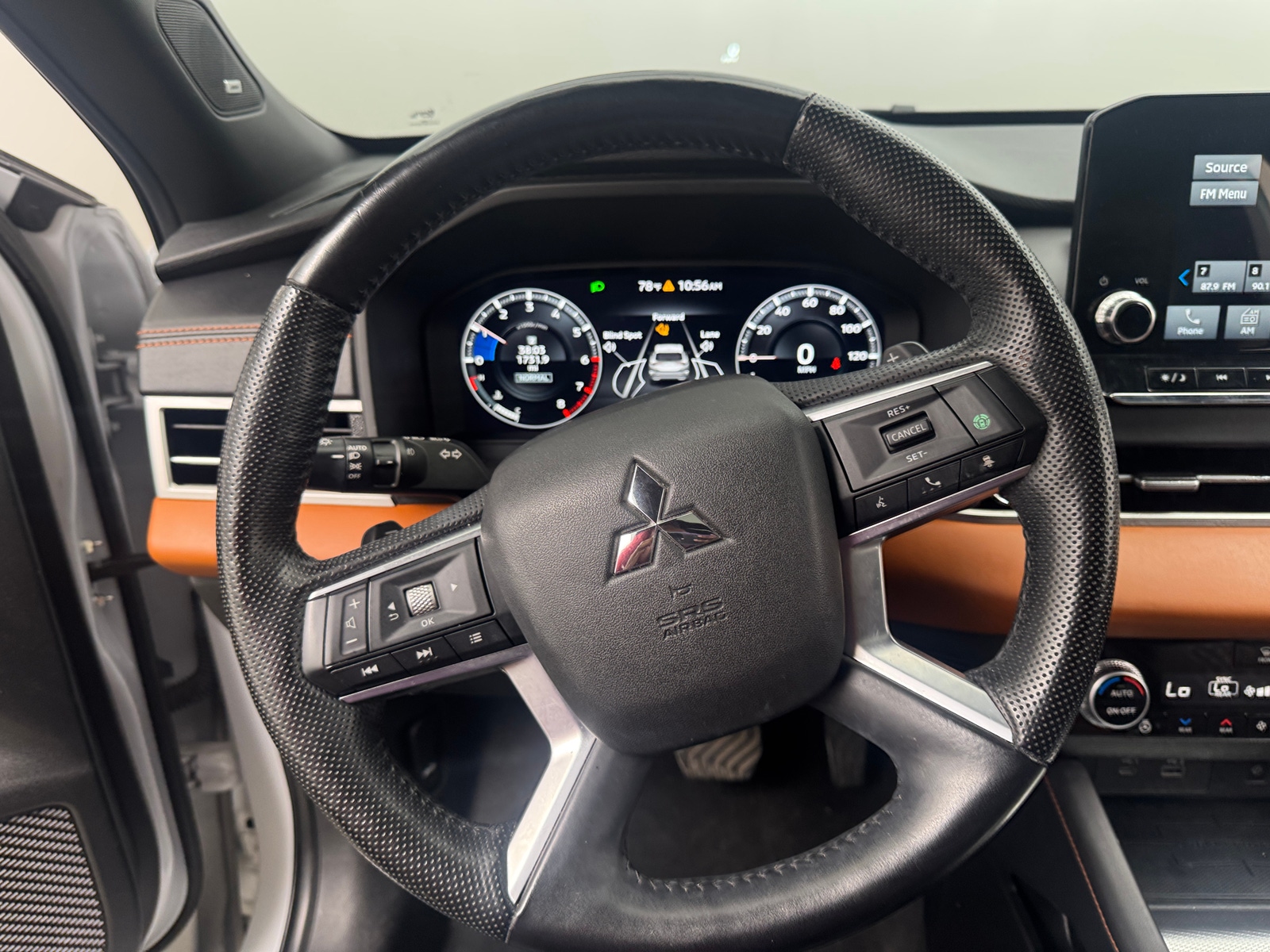Thumbnail: 2022 Mitsubishi Outlander - 4