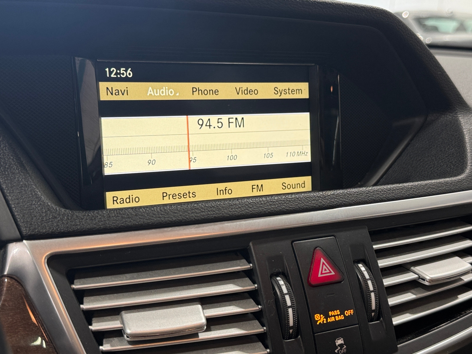 Thumbnail: 2010 Mercedes-Benz E-Class - 3