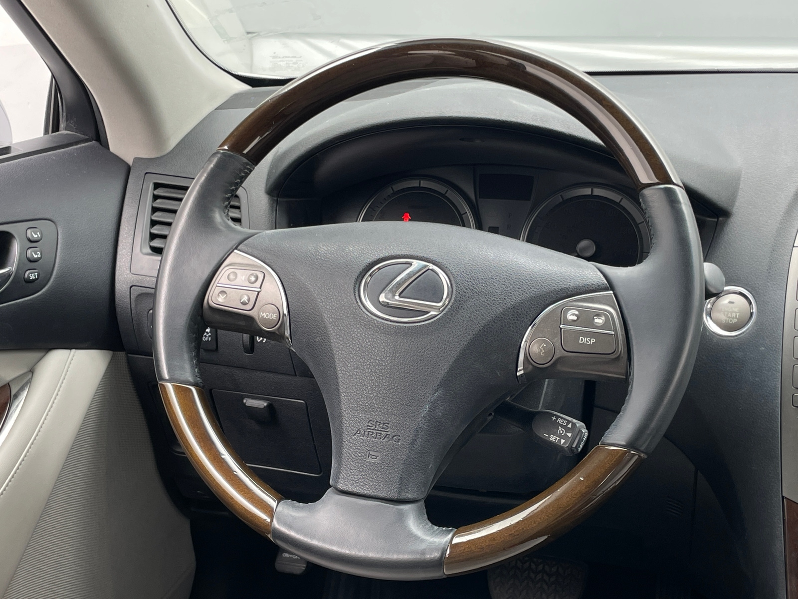 Thumbnail: 2010 Lexus ES - 4
