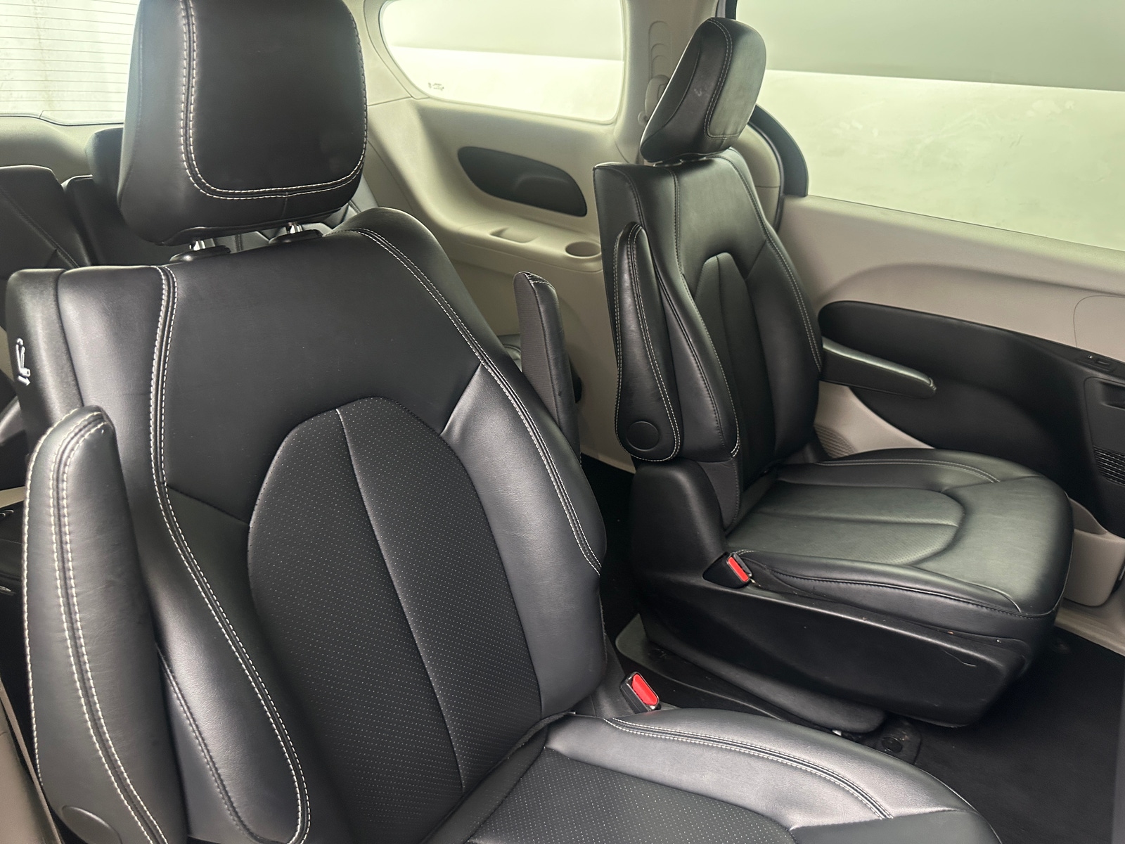Thumbnail: 2024 Chrysler Pacifica - 5