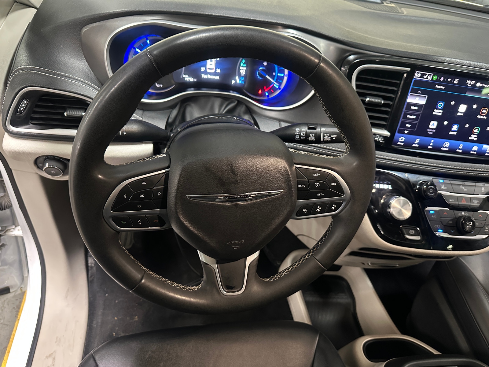 Thumbnail: 2024 Chrysler Pacifica - 4