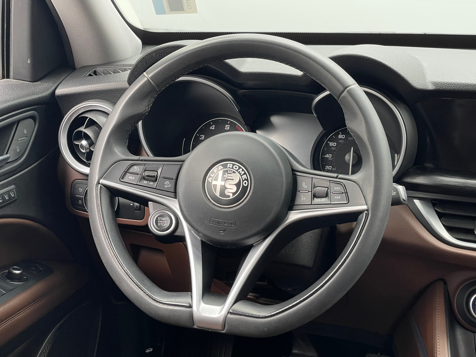 Thumbnail: 2018 Alfa Romeo Stelvio - 4
