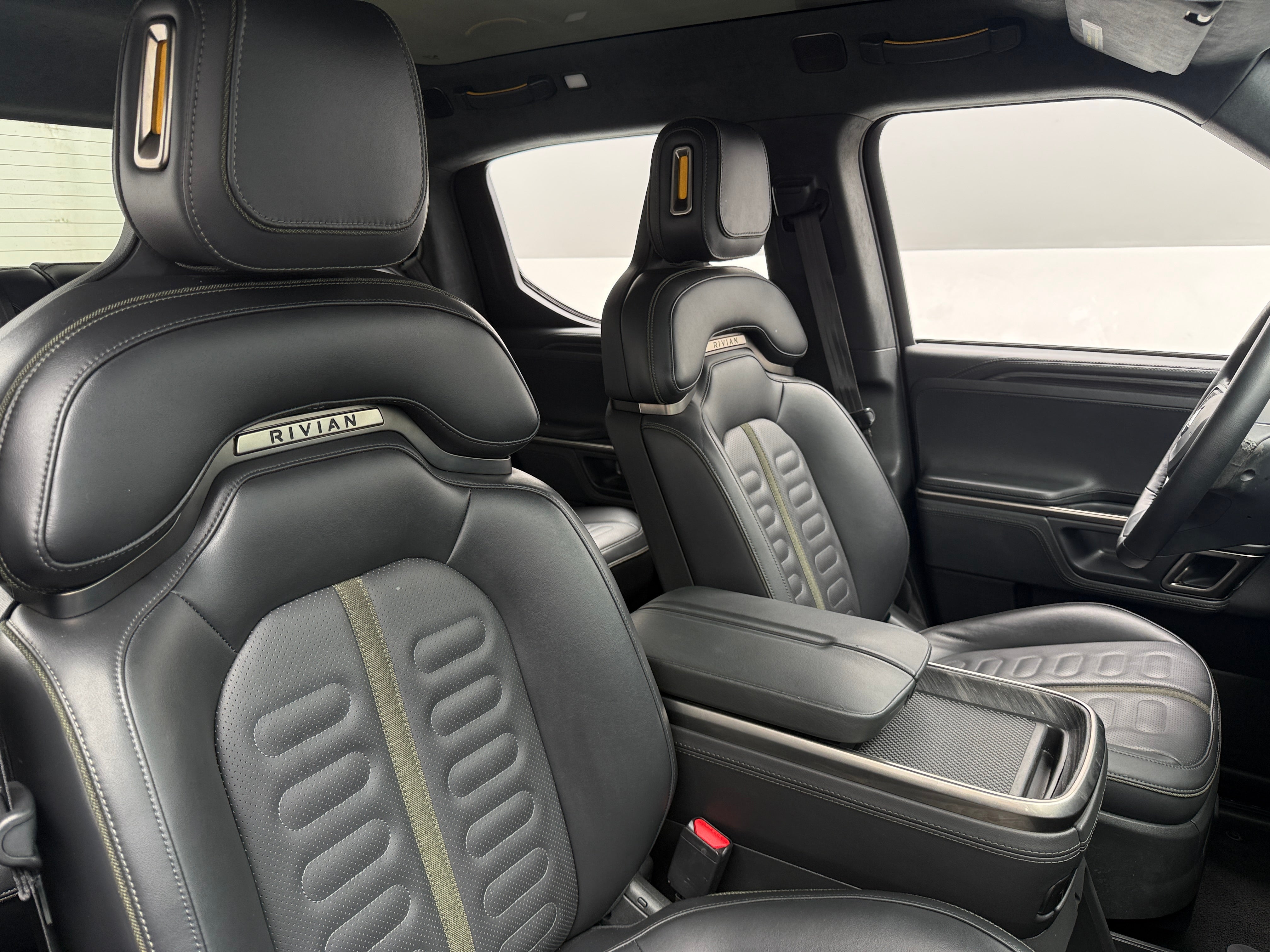 2024 Rivian R1T