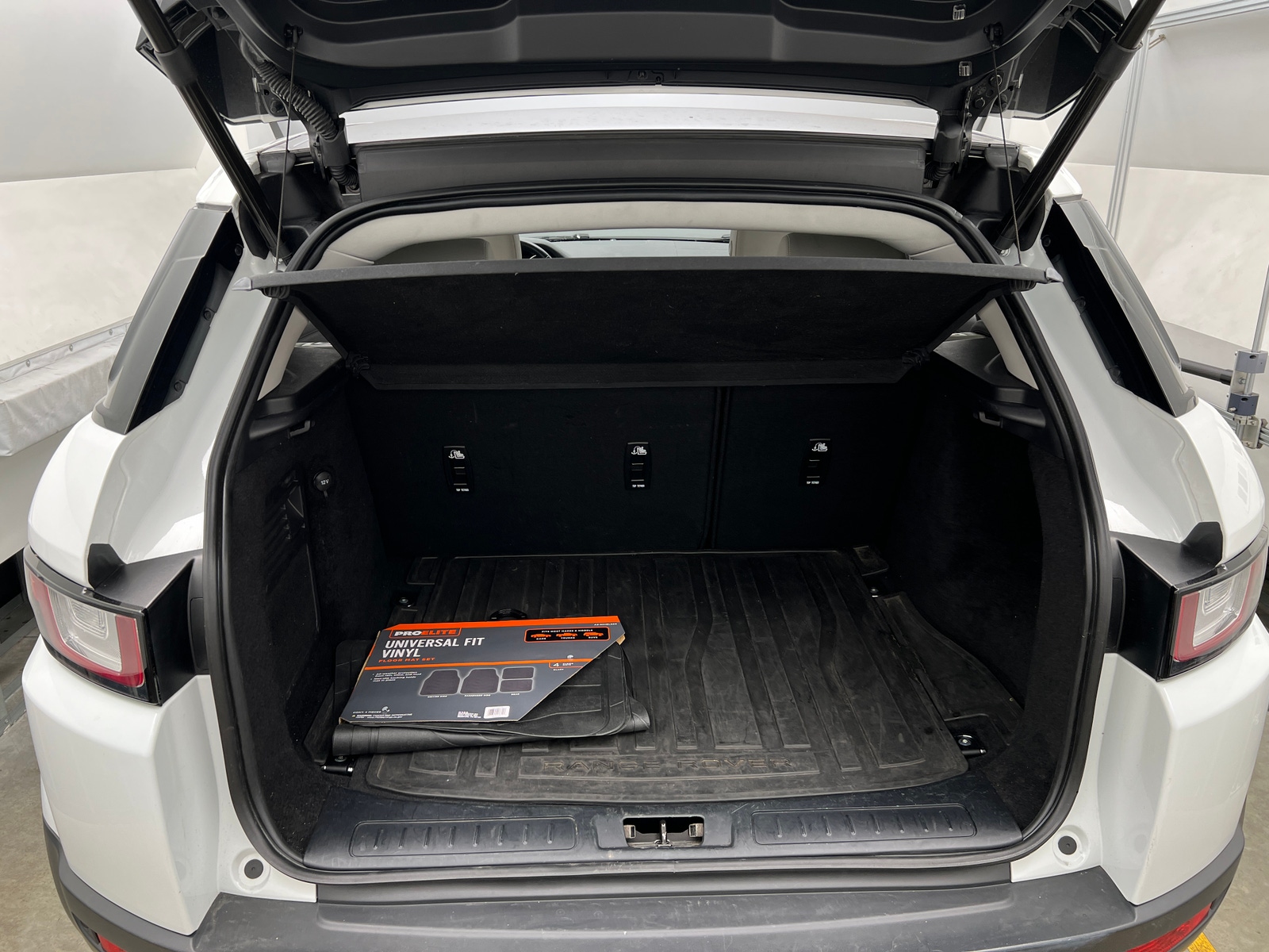 Thumbnail: 2017 Land Rover Range Rover Evoque - 6