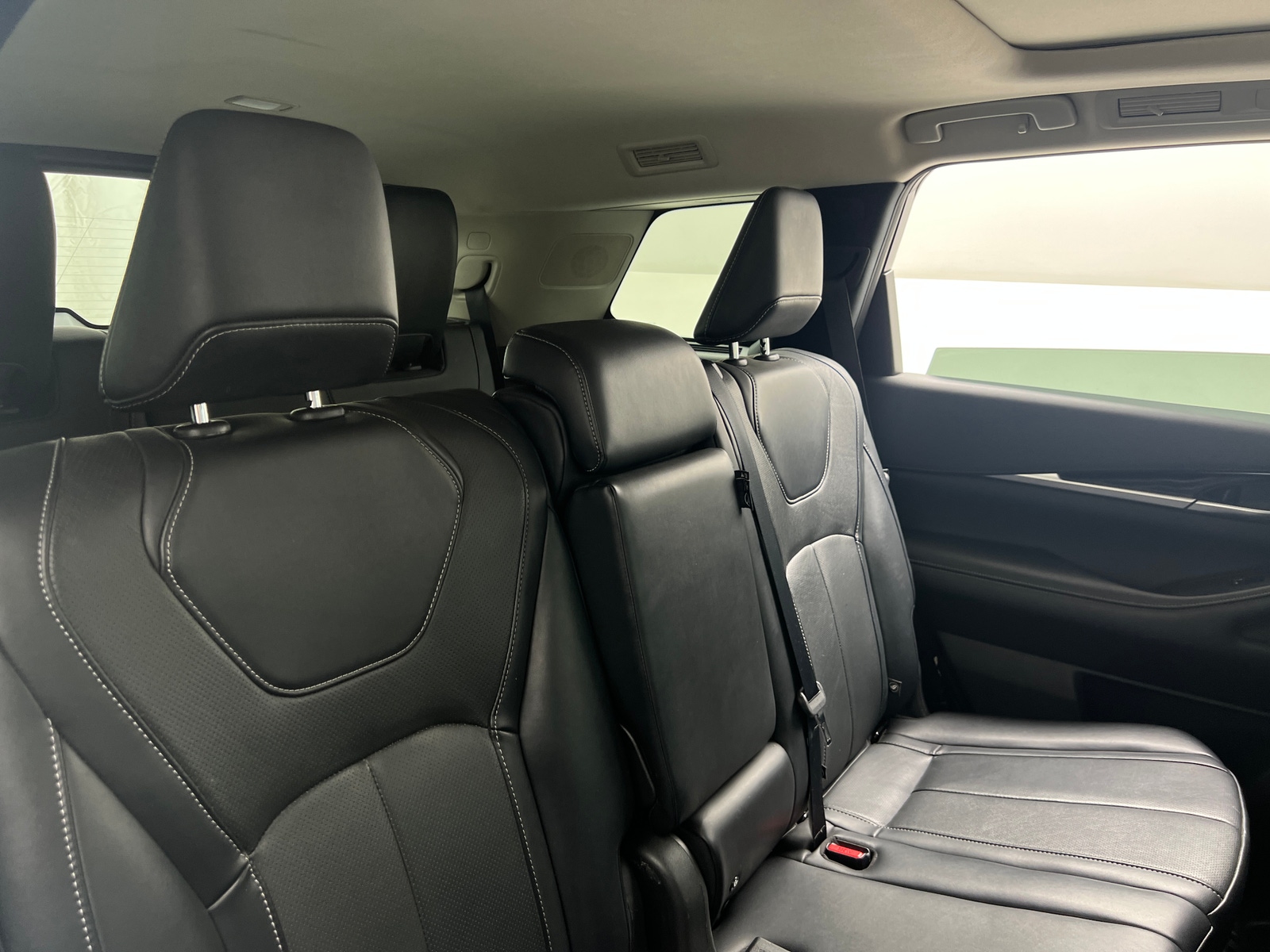 Thumbnail: 2023 INFINITI QX60 - 5