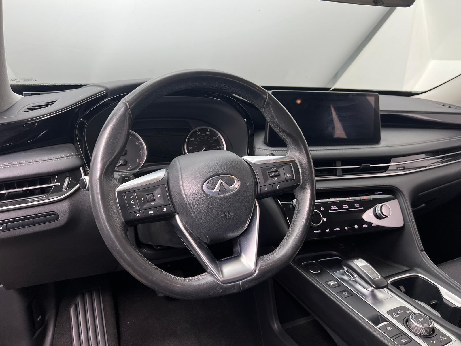 Thumbnail: 2023 INFINITI QX60 - 4