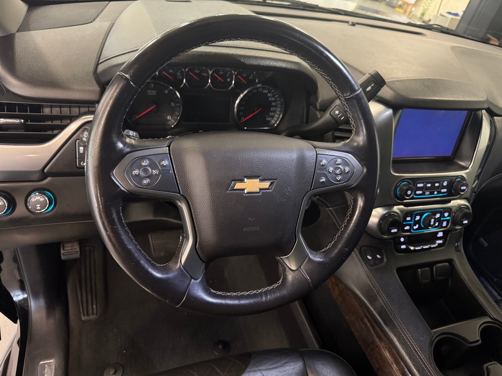 Thumbnail: 2019 Chevrolet Tahoe - 4