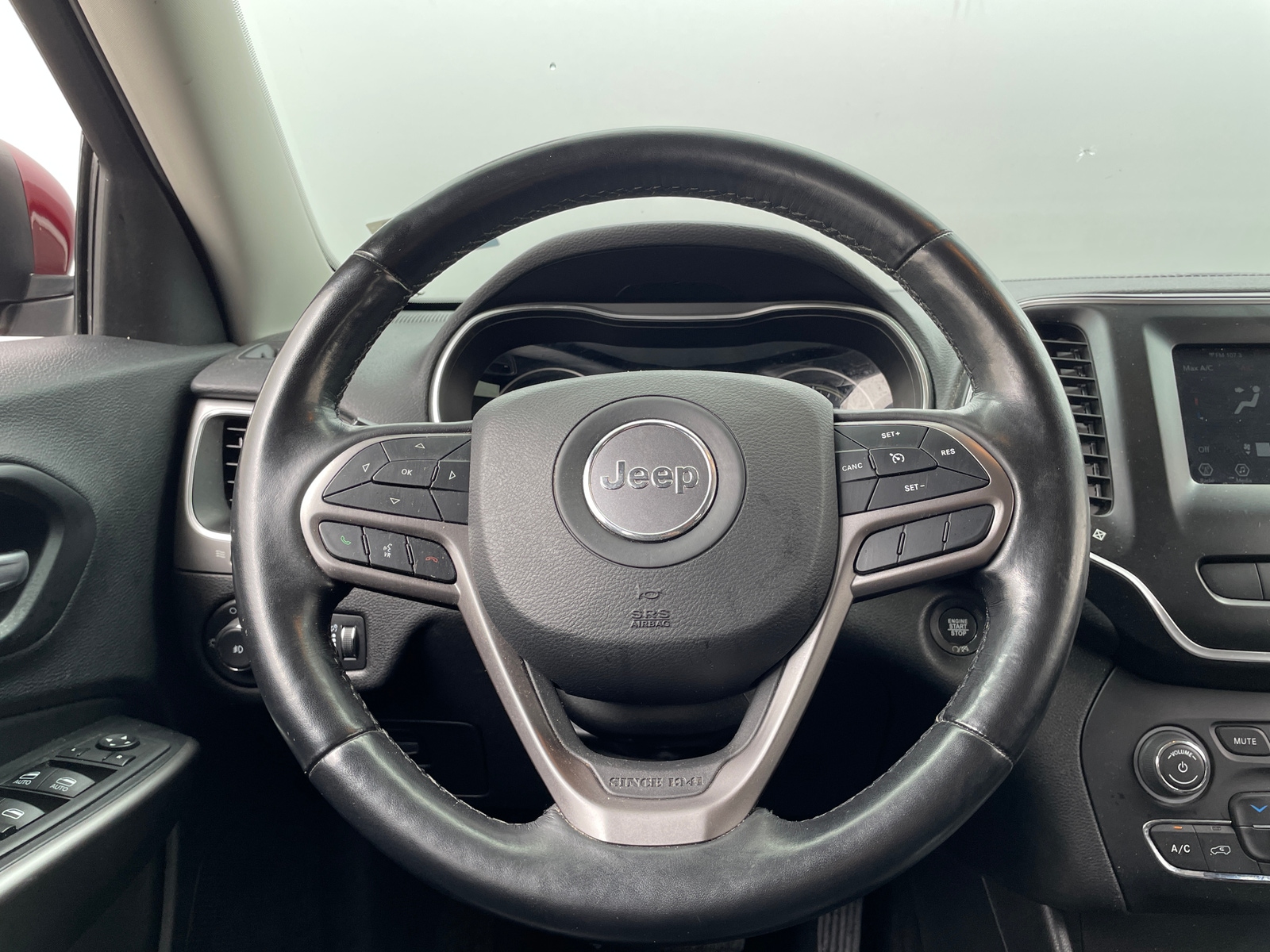 Thumbnail: 2021 Jeep Cherokee - 4
