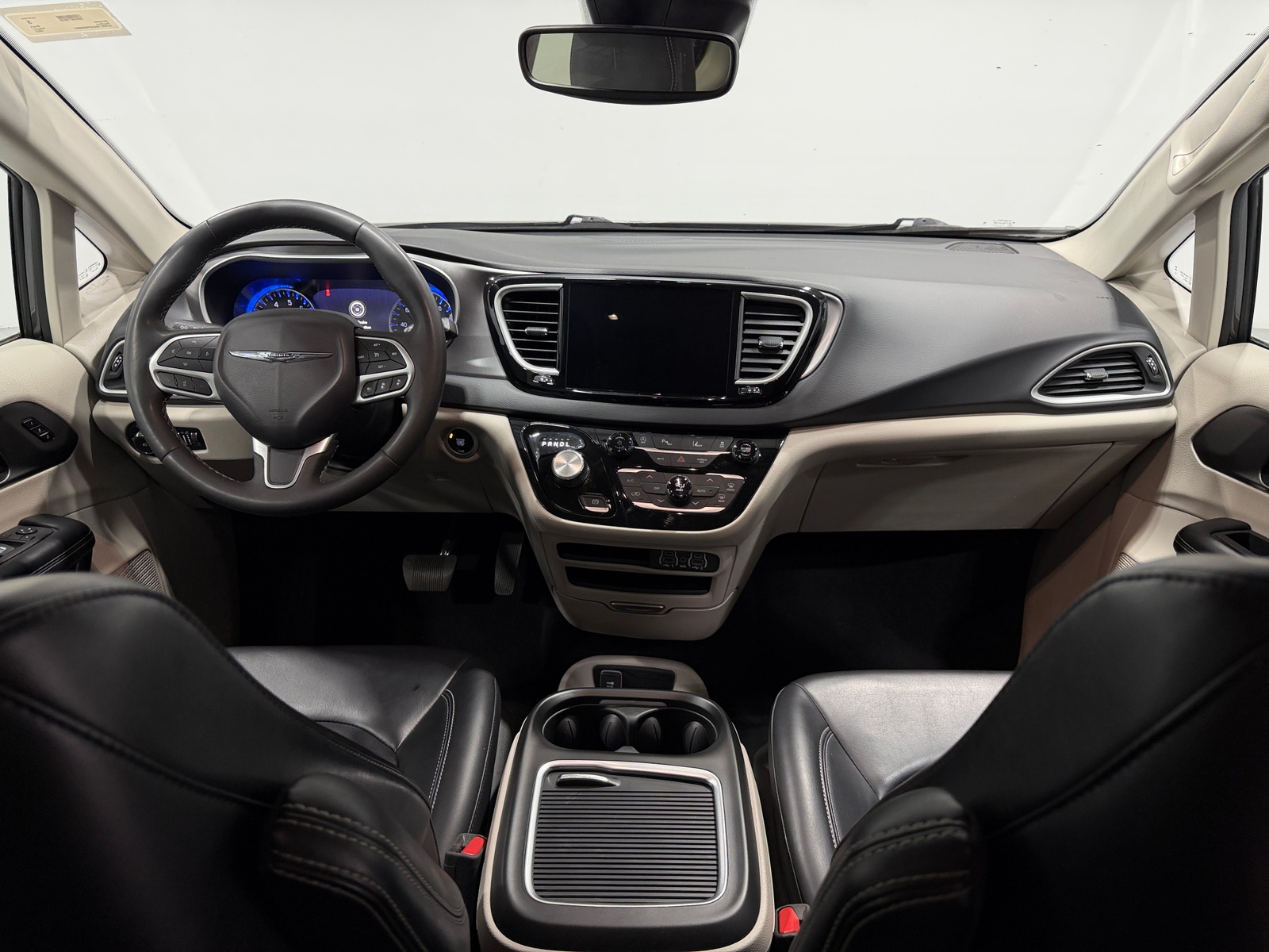Thumbnail: 2023 Chrysler Pacifica - 2