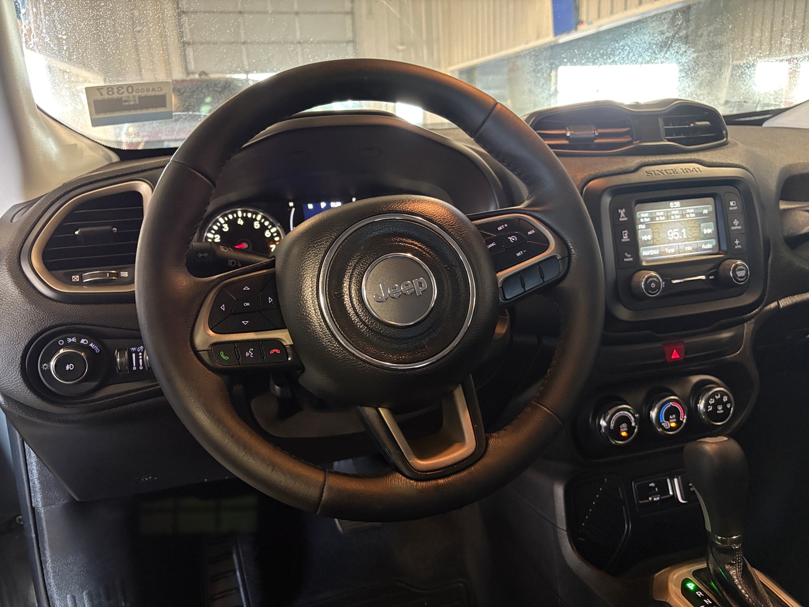Thumbnail: 2017 Jeep Renegade - 5