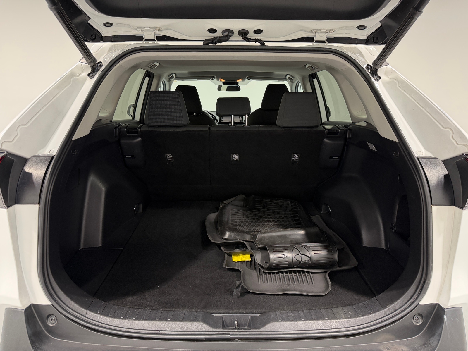 Thumbnail: 2021 Toyota RAV4 - 7