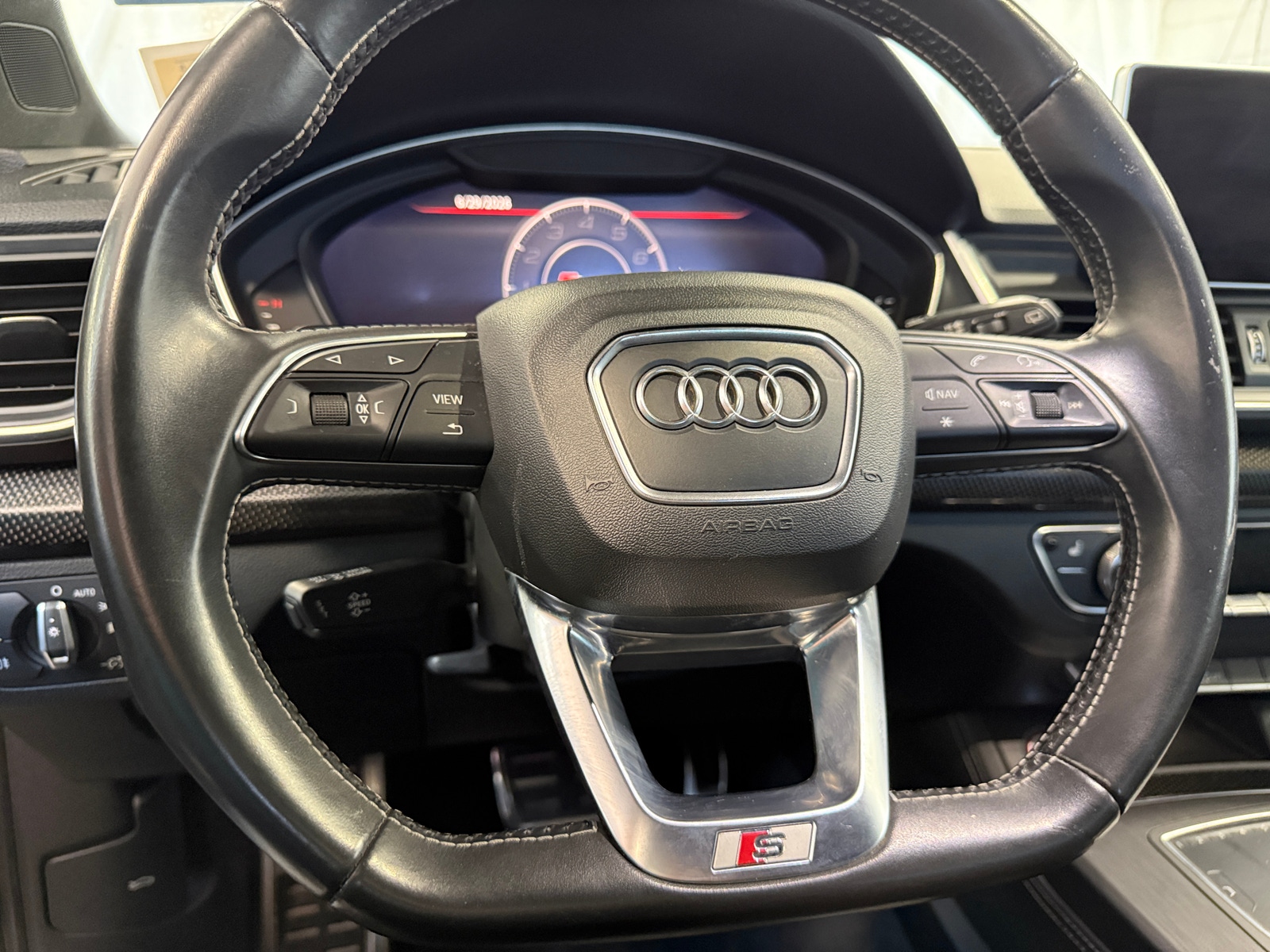 Thumbnail: 2020 Audi SQ5 - 4