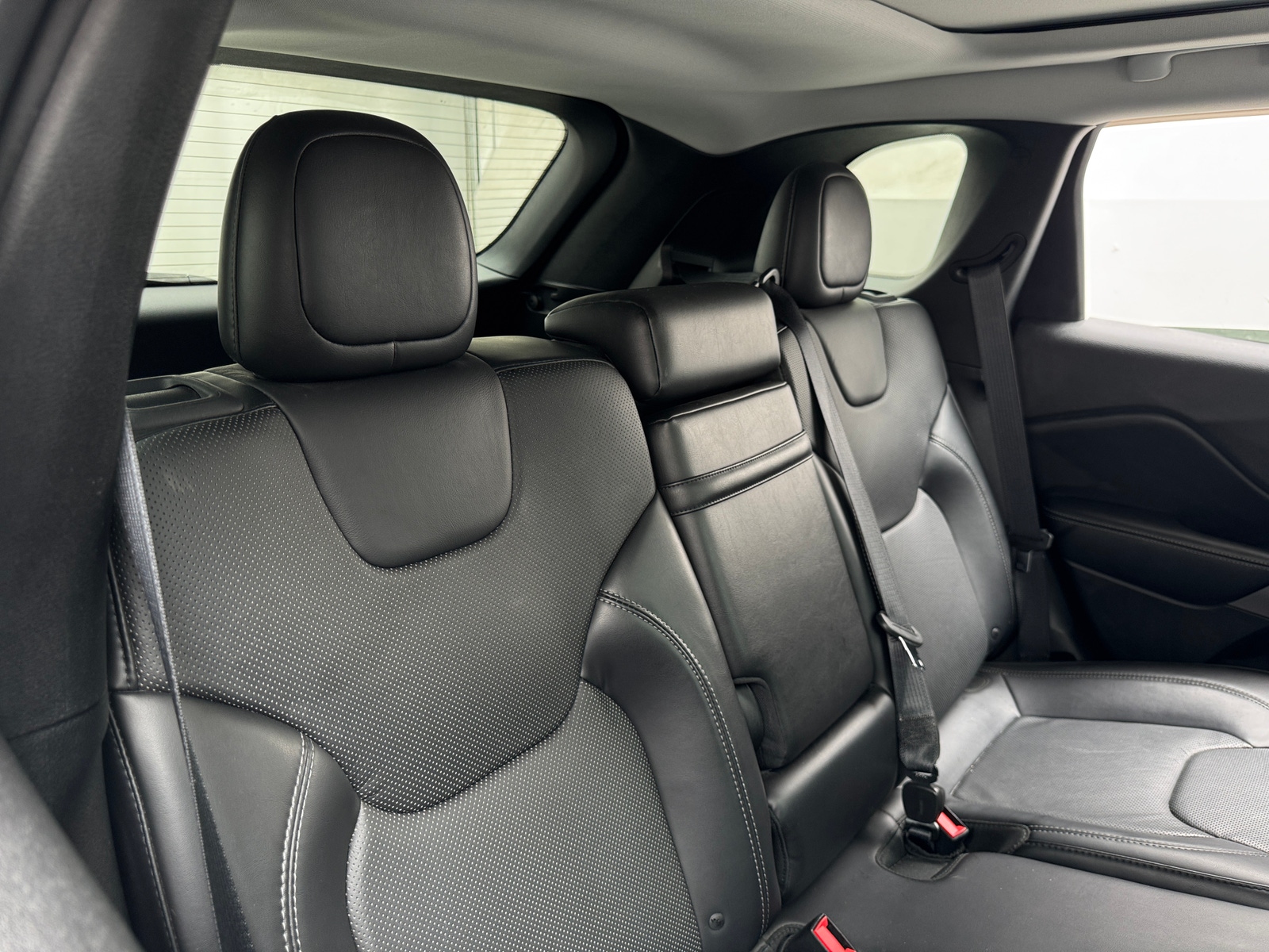 Thumbnail: 2019 Jeep Cherokee - 5