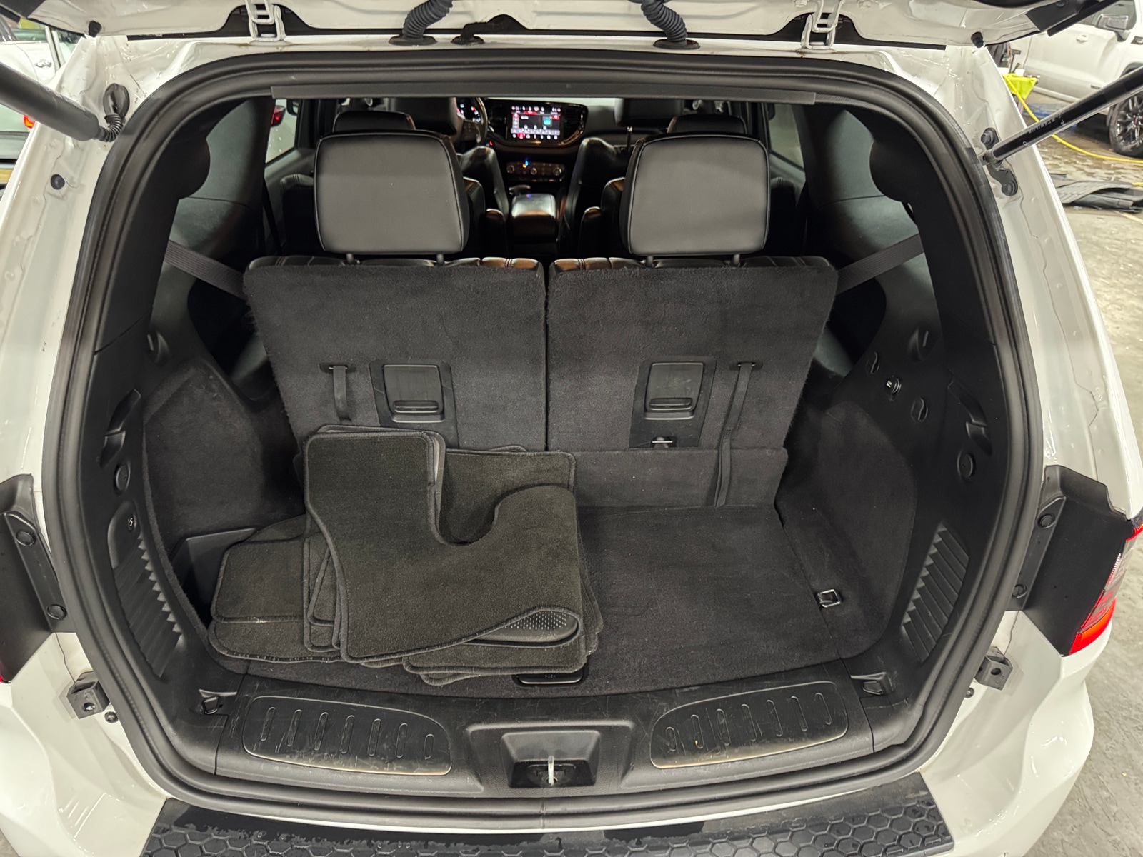 Thumbnail: 2022 Dodge Durango - 6