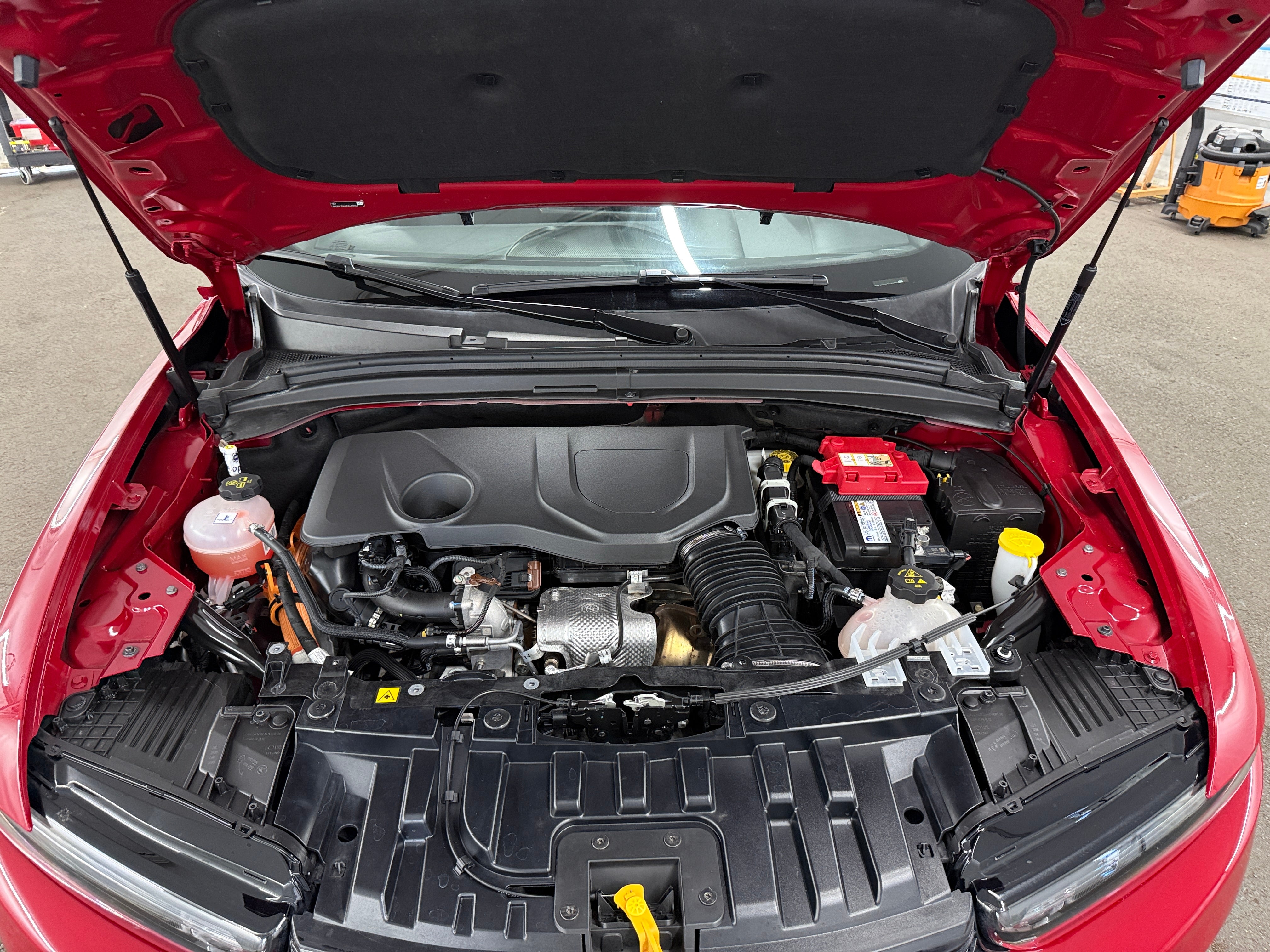 2024 Dodge Hornet R/T - Photo 2