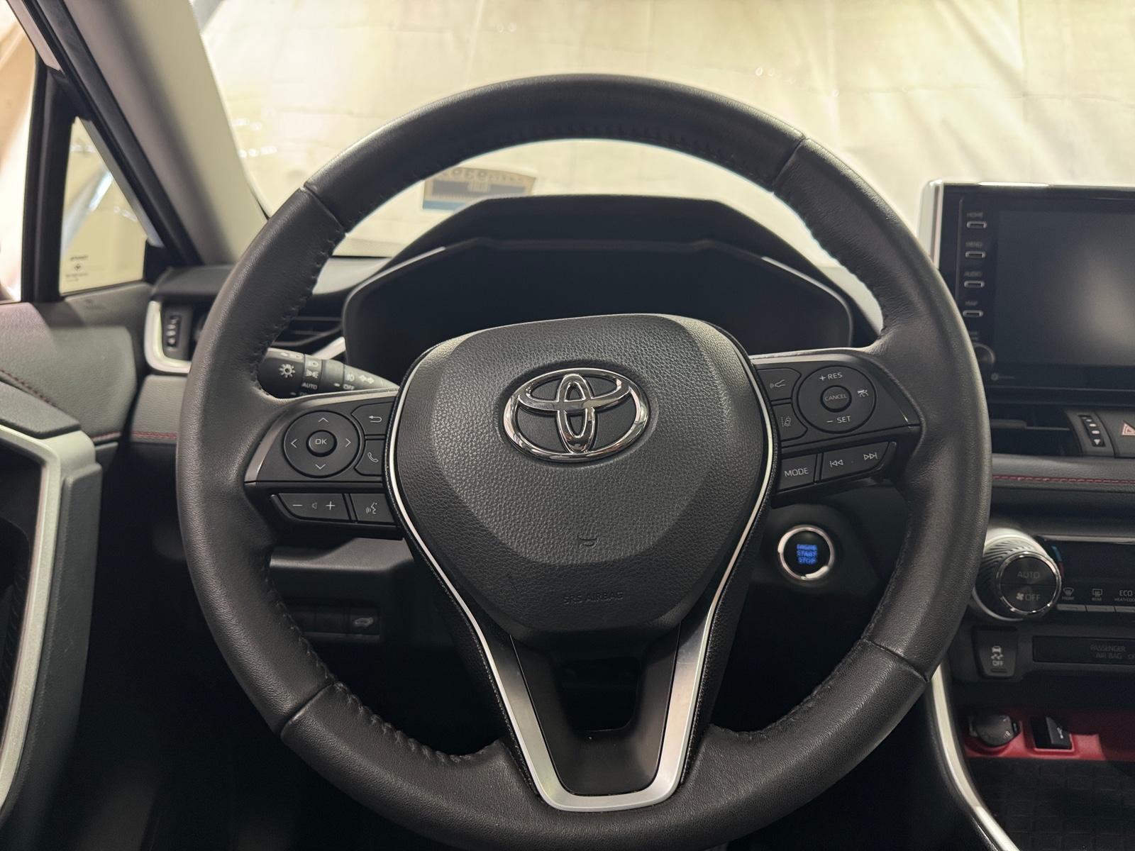 Thumbnail: 2021 Toyota RAV4 - 4