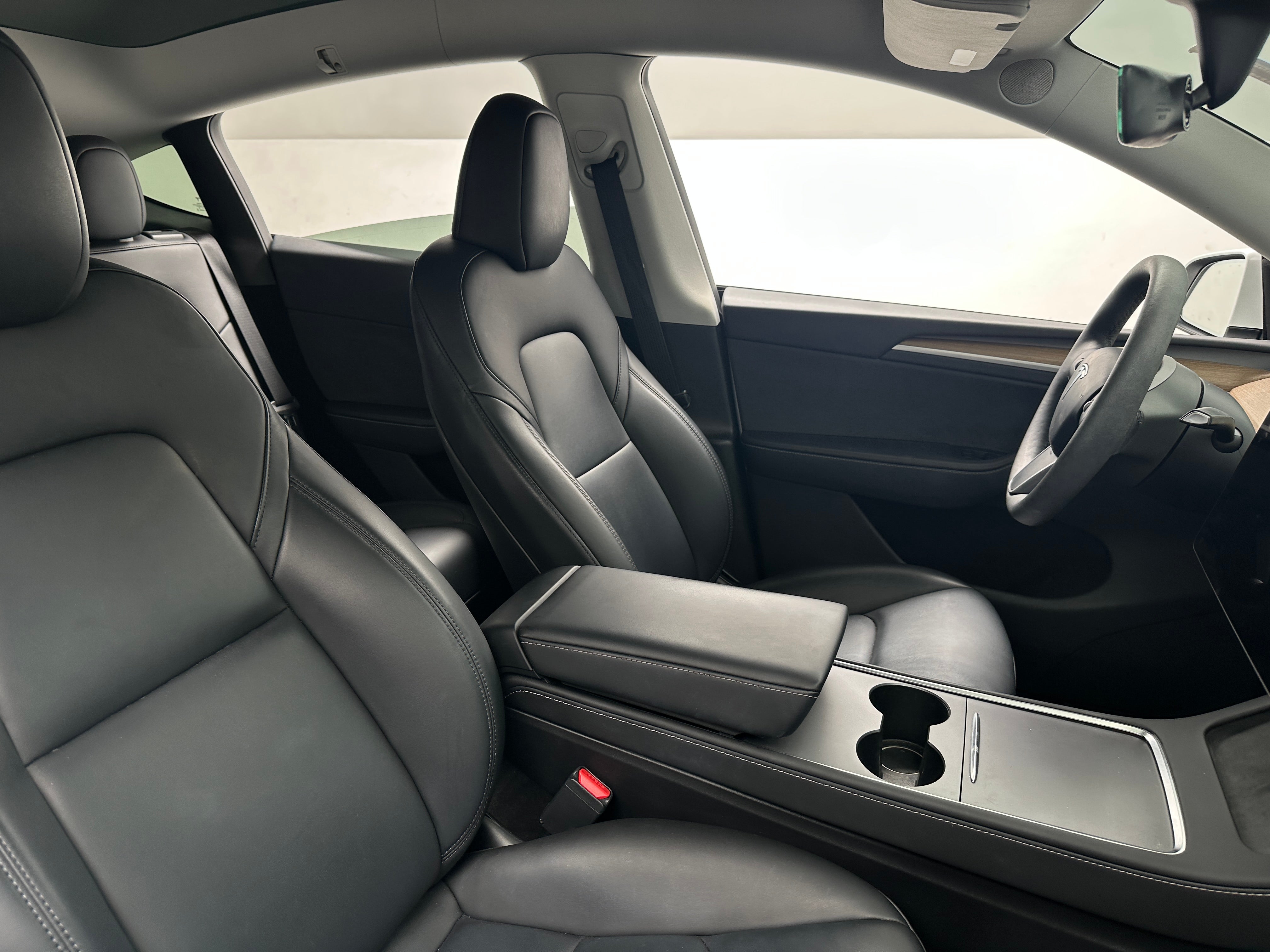 Used 2023 Tesla Model Y Long Range with VIN 7SAYGDEEXPA118188 for sale in Oak Creek, WI
