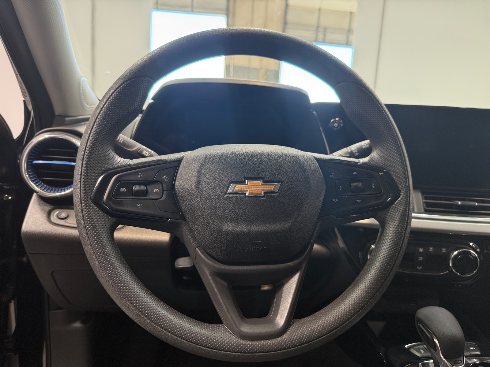 Thumbnail: 2025 Chevrolet Trax - 5