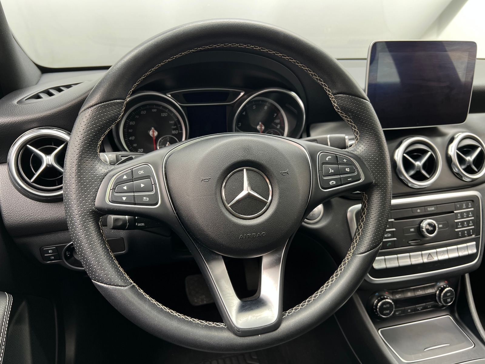 Thumbnail: 2018 Mercedes-Benz GLA - 4