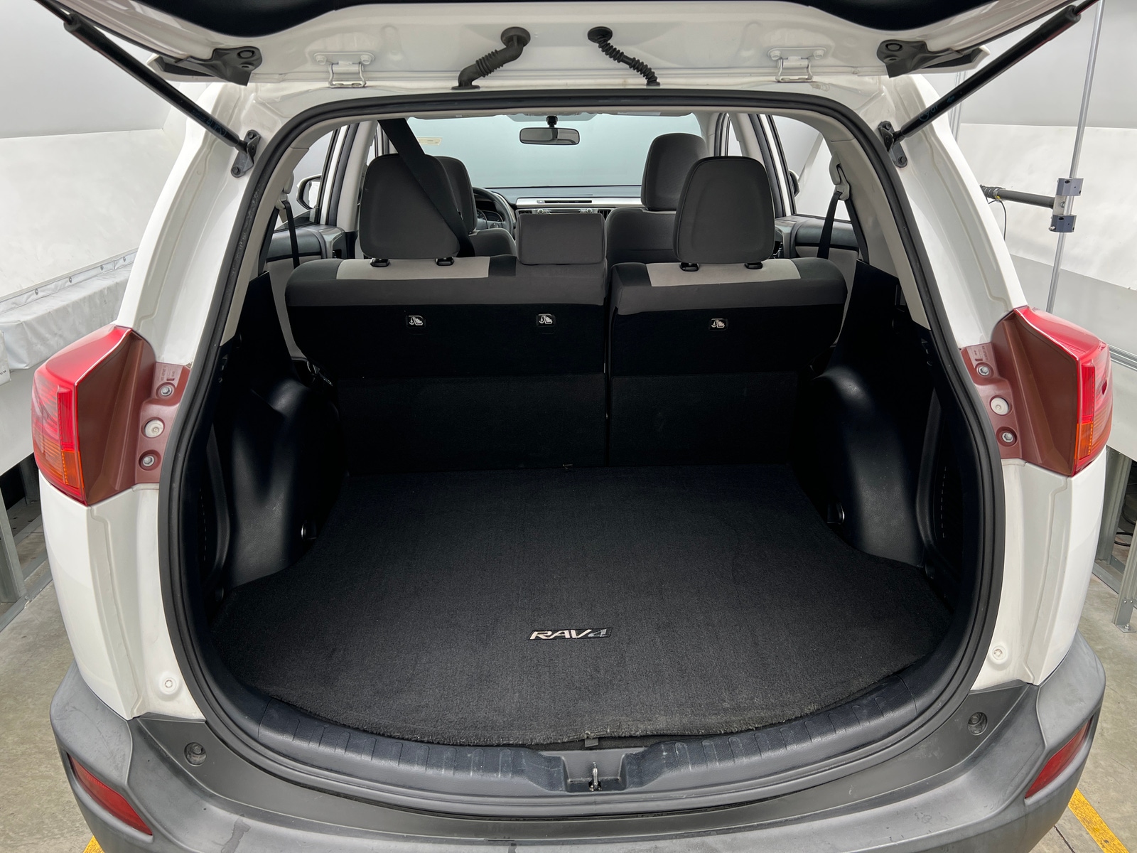 Thumbnail: 2015 Toyota RAV4 - 7