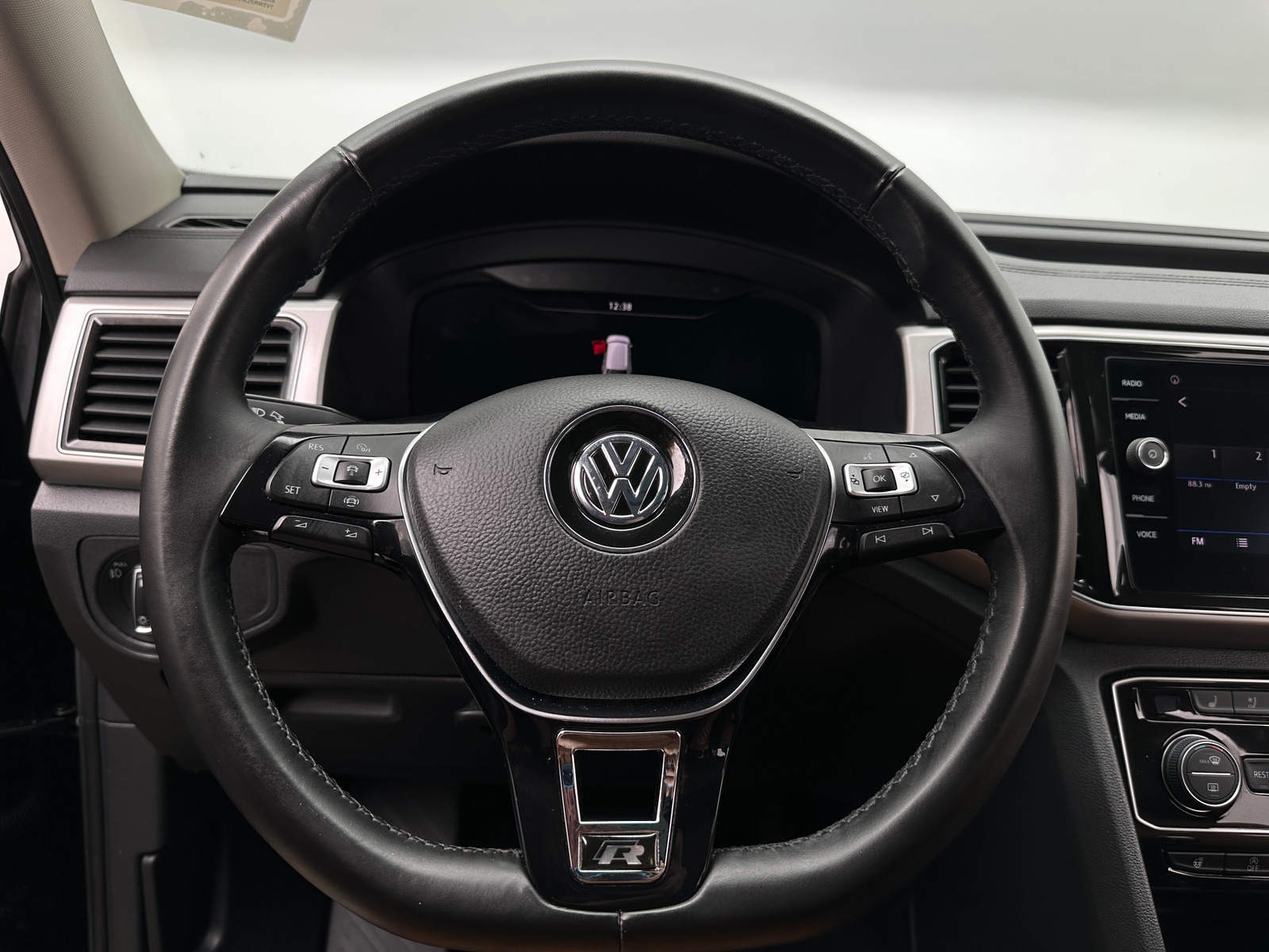 Thumbnail: 2019 Volkswagen Atlas - 4