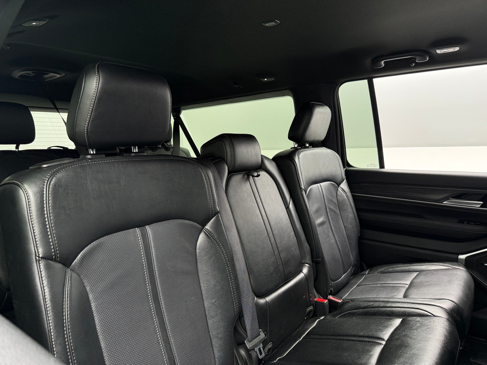 Thumbnail: 2024 Jeep Wagoneer - 5