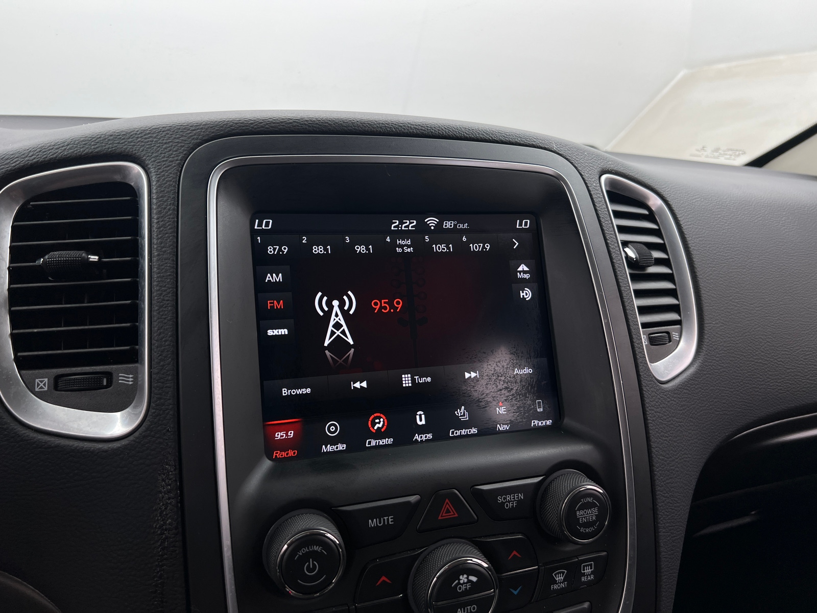 Thumbnail: 2019 Dodge Durango - 3