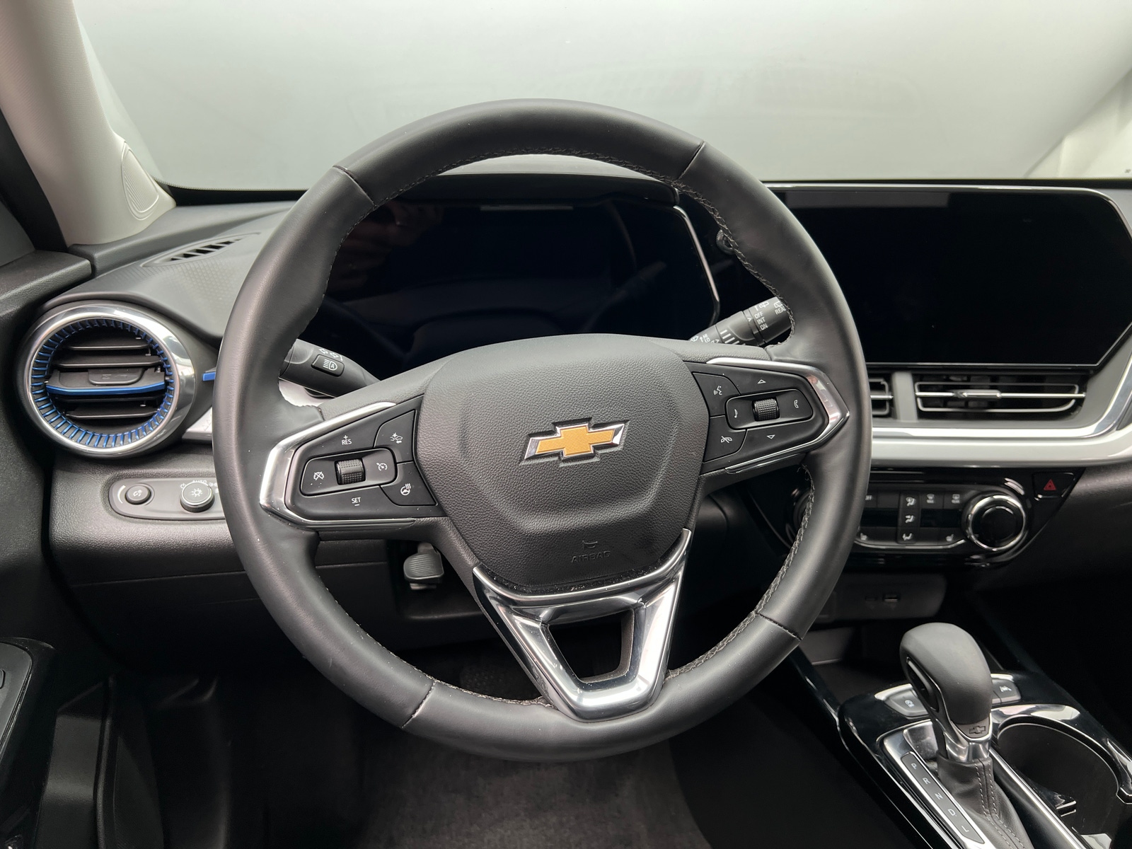Thumbnail: 2025 Chevrolet Trax - 5
