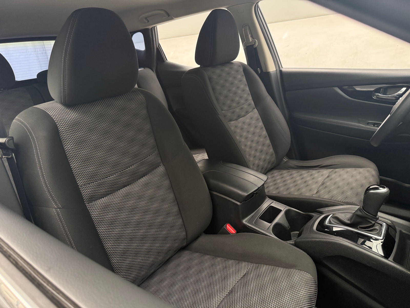 Thumbnail: 2018 Nissan Rogue Sport - 2