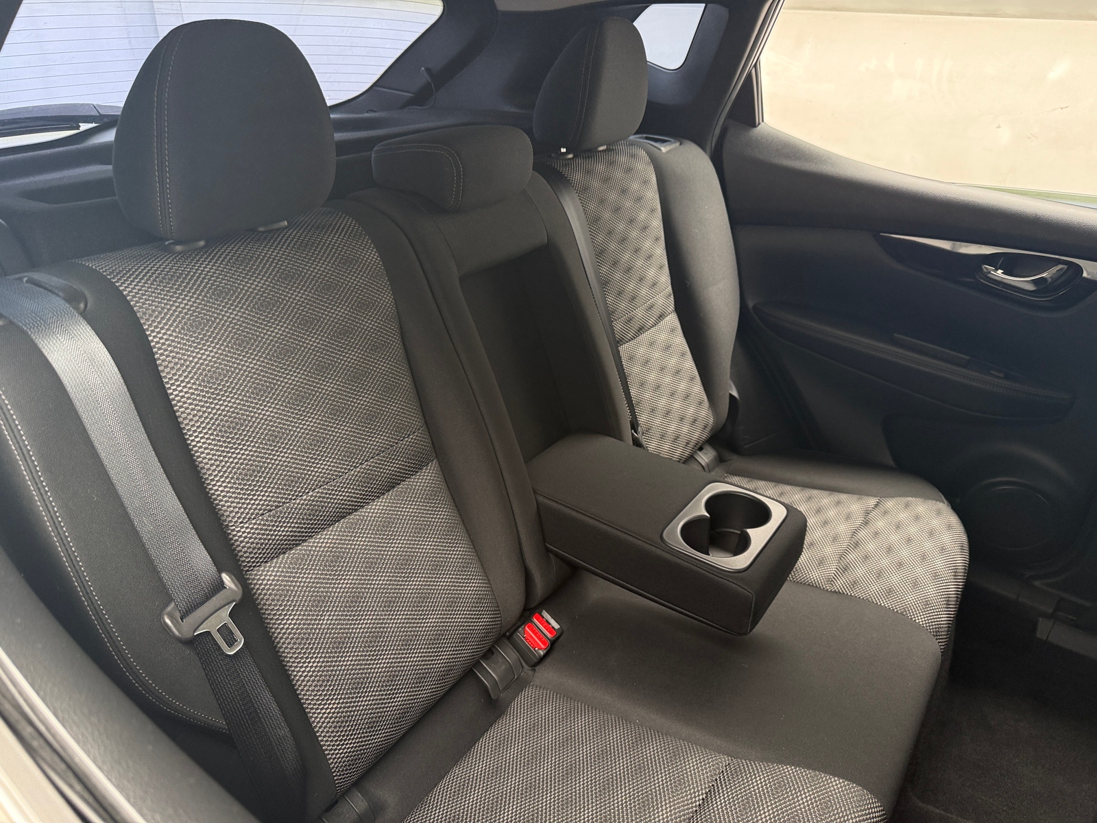 Thumbnail: 2018 Nissan Rogue Sport - 6