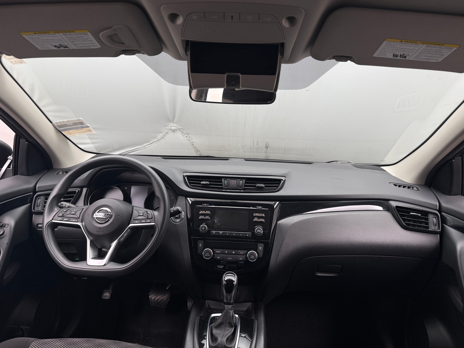 Thumbnail: 2018 Nissan Rogue Sport - 3