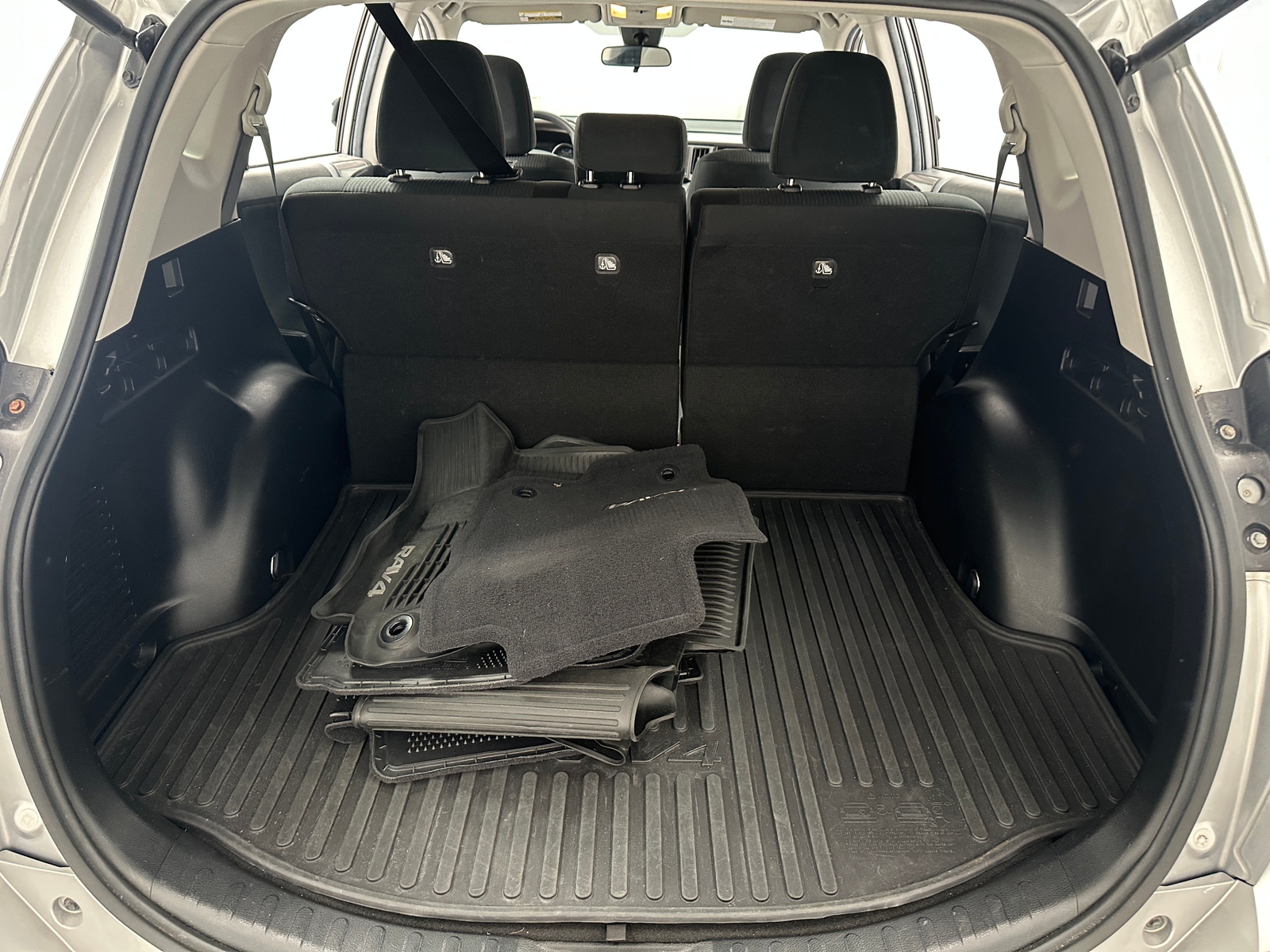 Thumbnail: 2018 Toyota RAV4 - 7