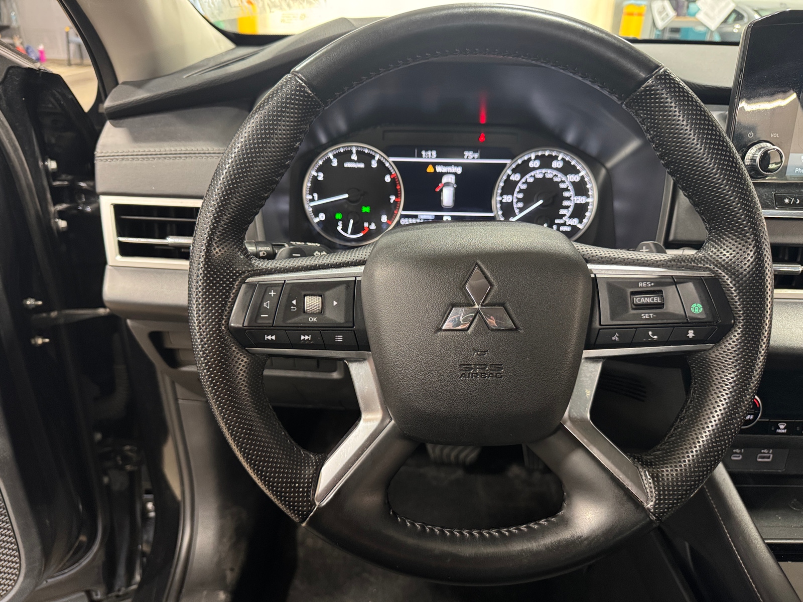 Thumbnail: 2024 Mitsubishi Outlander - 4