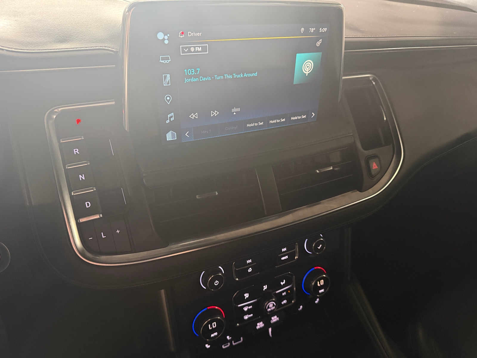 Thumbnail: 2022 Chevrolet Tahoe - 3