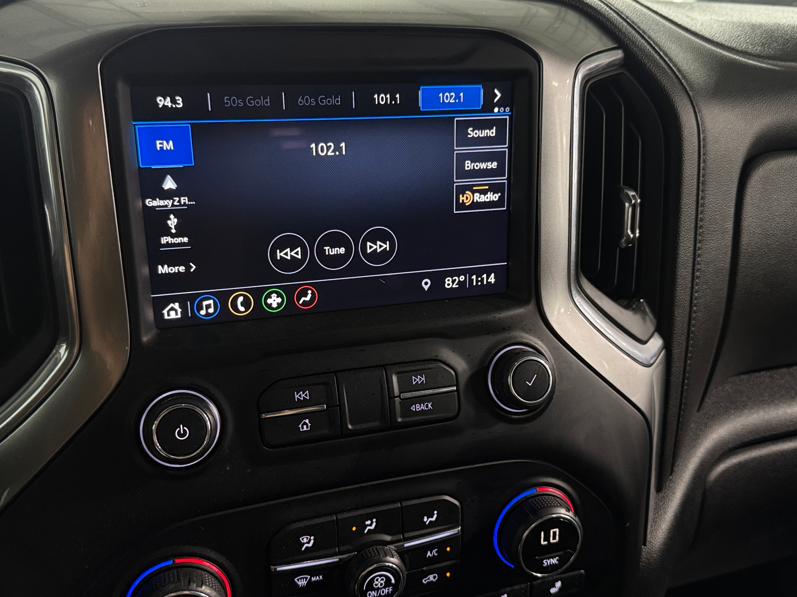 Thumbnail: 2019 Chevrolet Silverado 1500 - 4