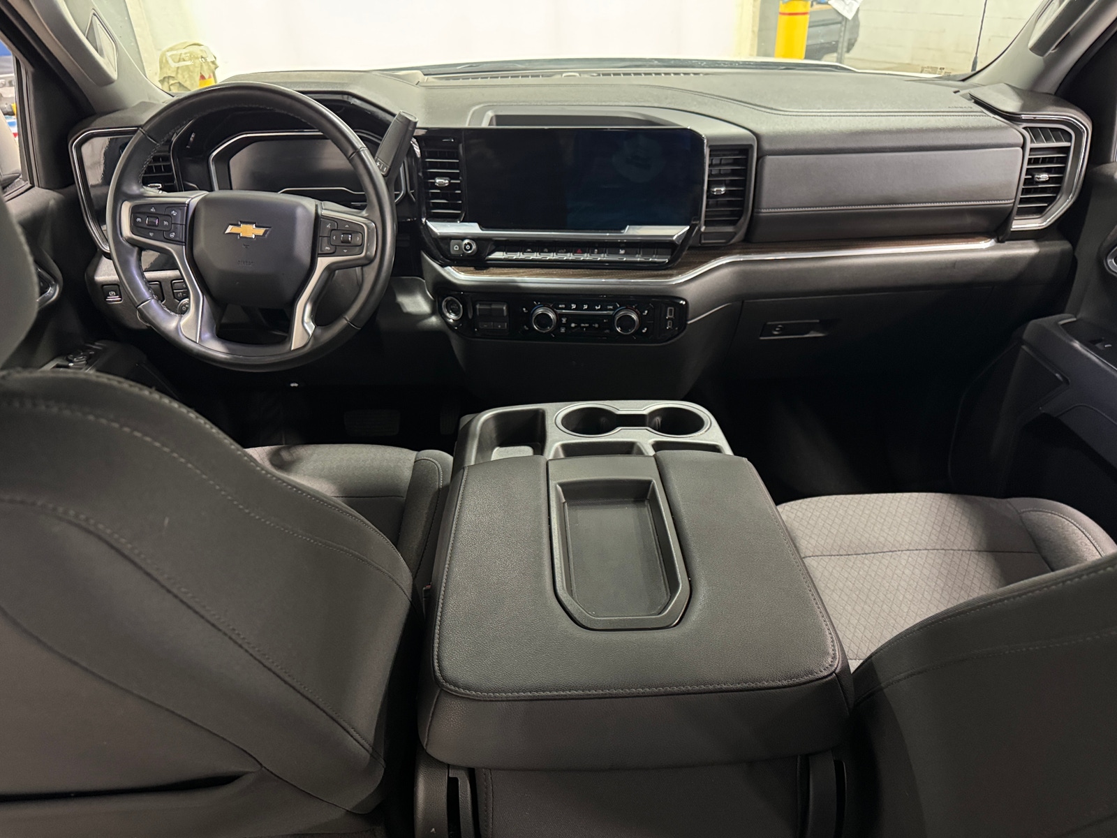 Thumbnail: 2025 Chevrolet Silverado 1500 - 3