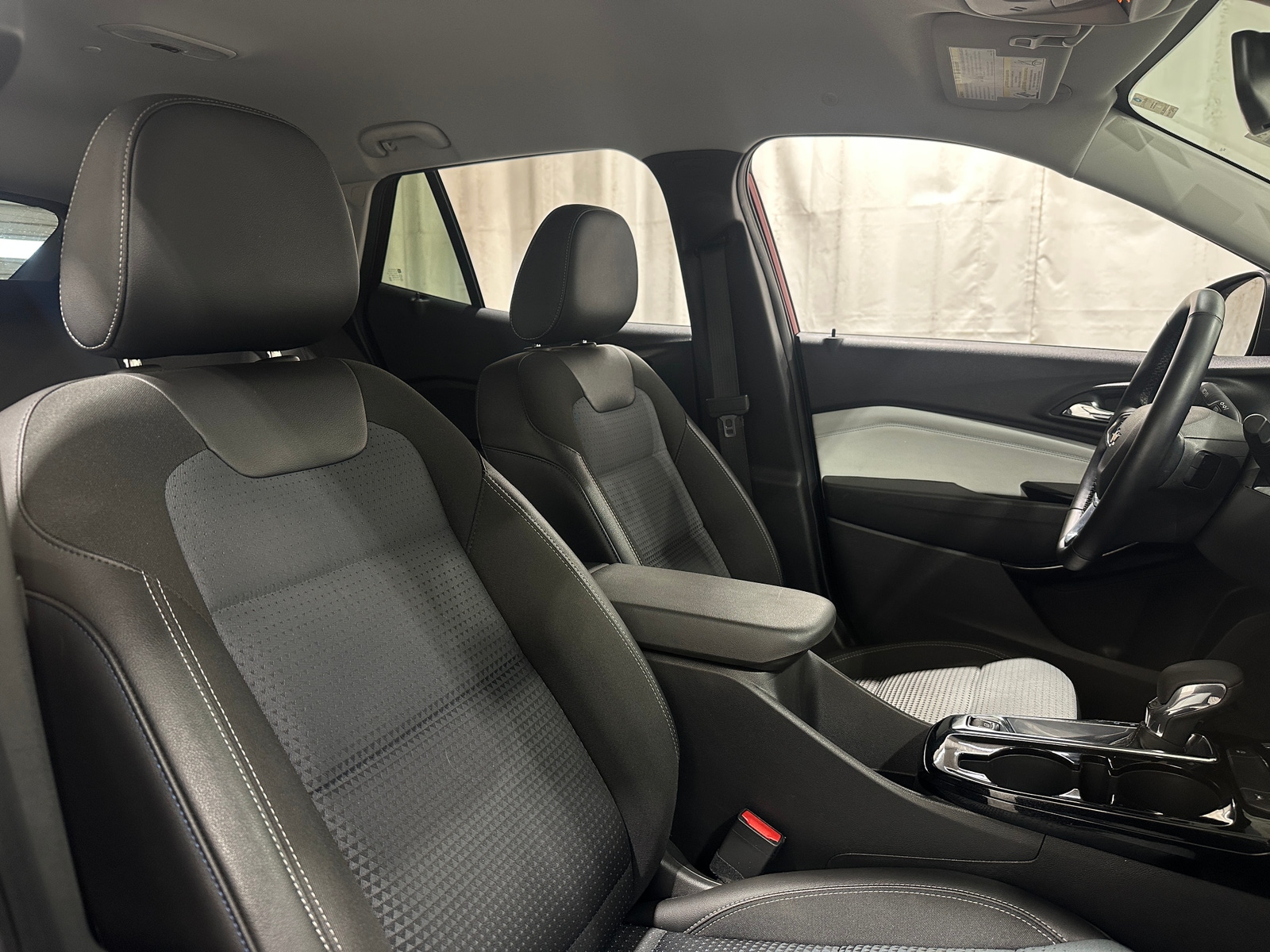 Thumbnail: 2025 Chevrolet Trax - 2