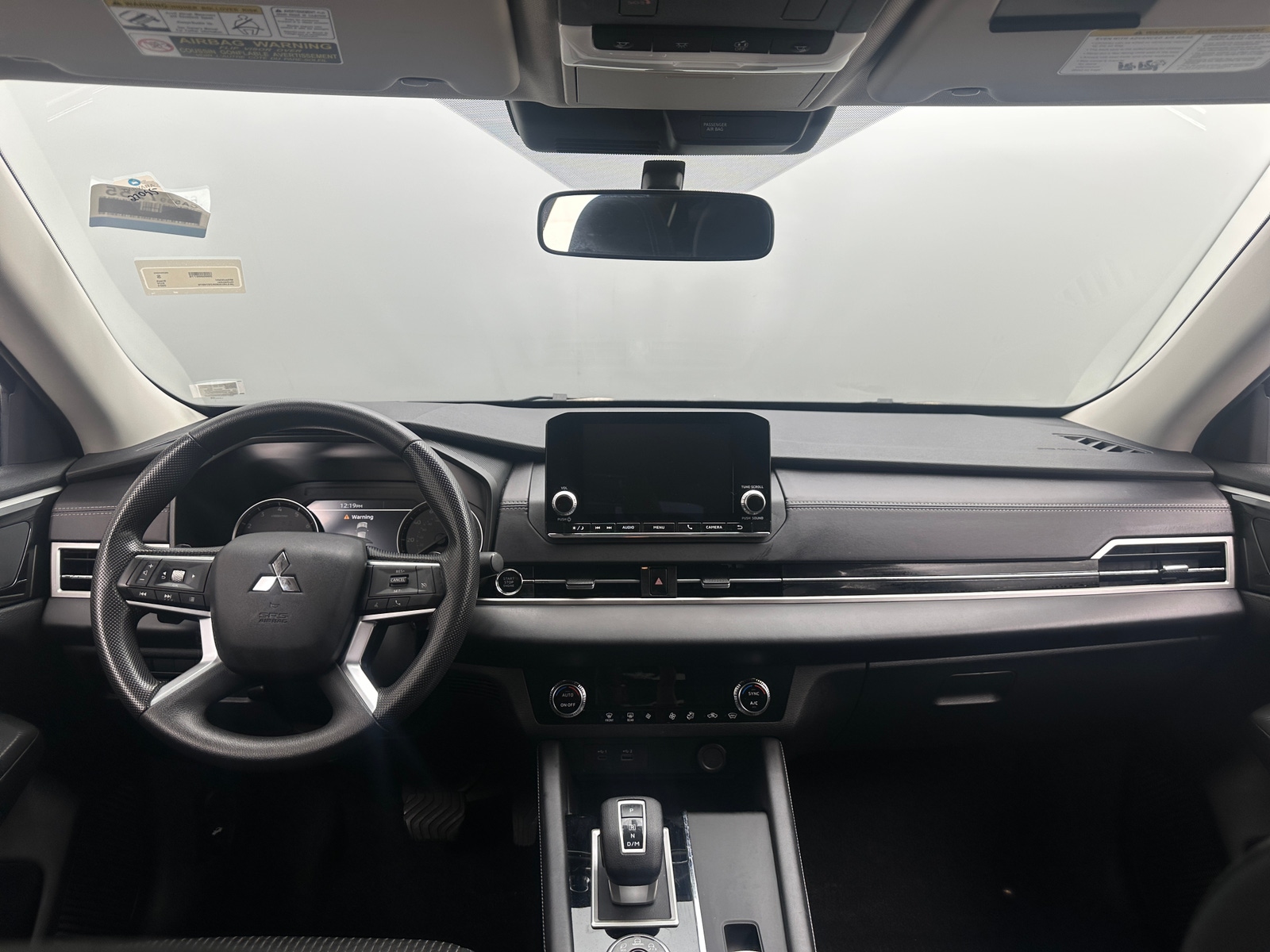 Thumbnail: 2024 Mitsubishi Outlander - 3