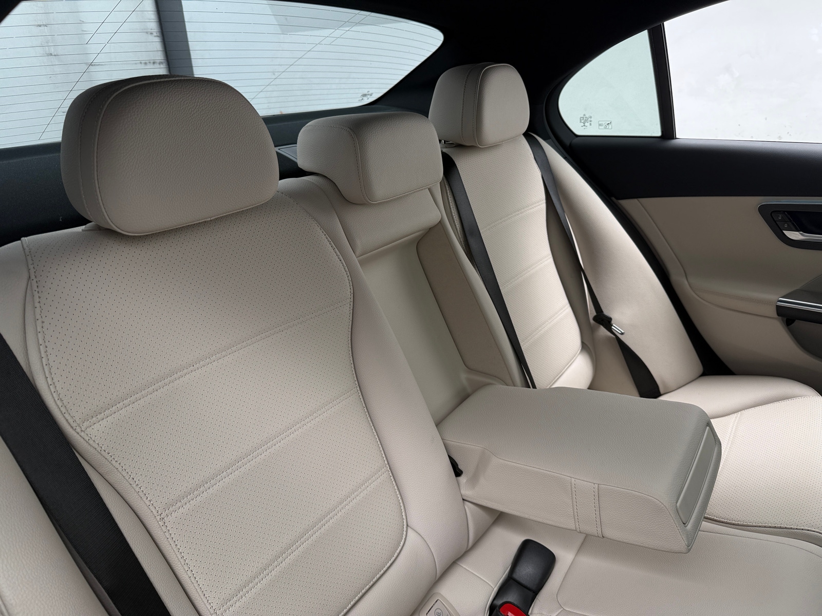 Thumbnail: 2023 Mercedes-Benz C-Class - 6