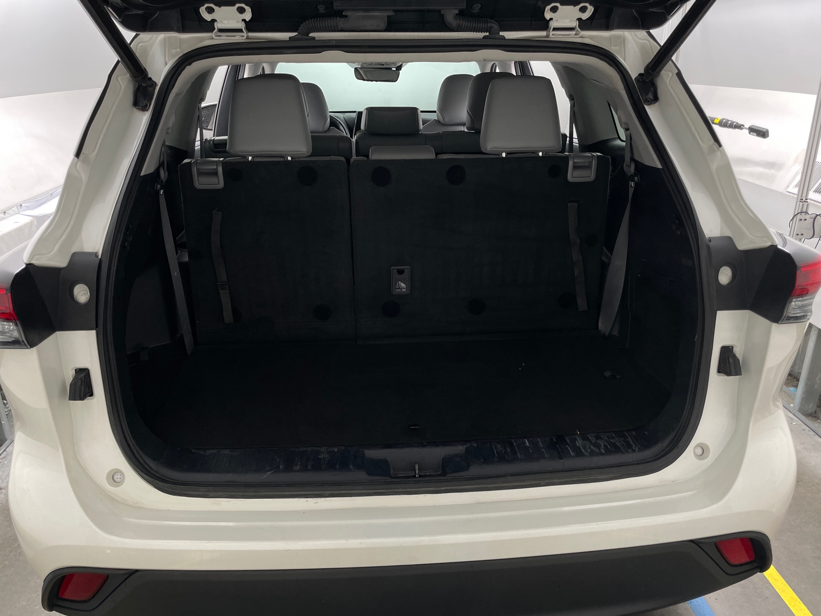Thumbnail: 2021 Toyota Highlander - 6