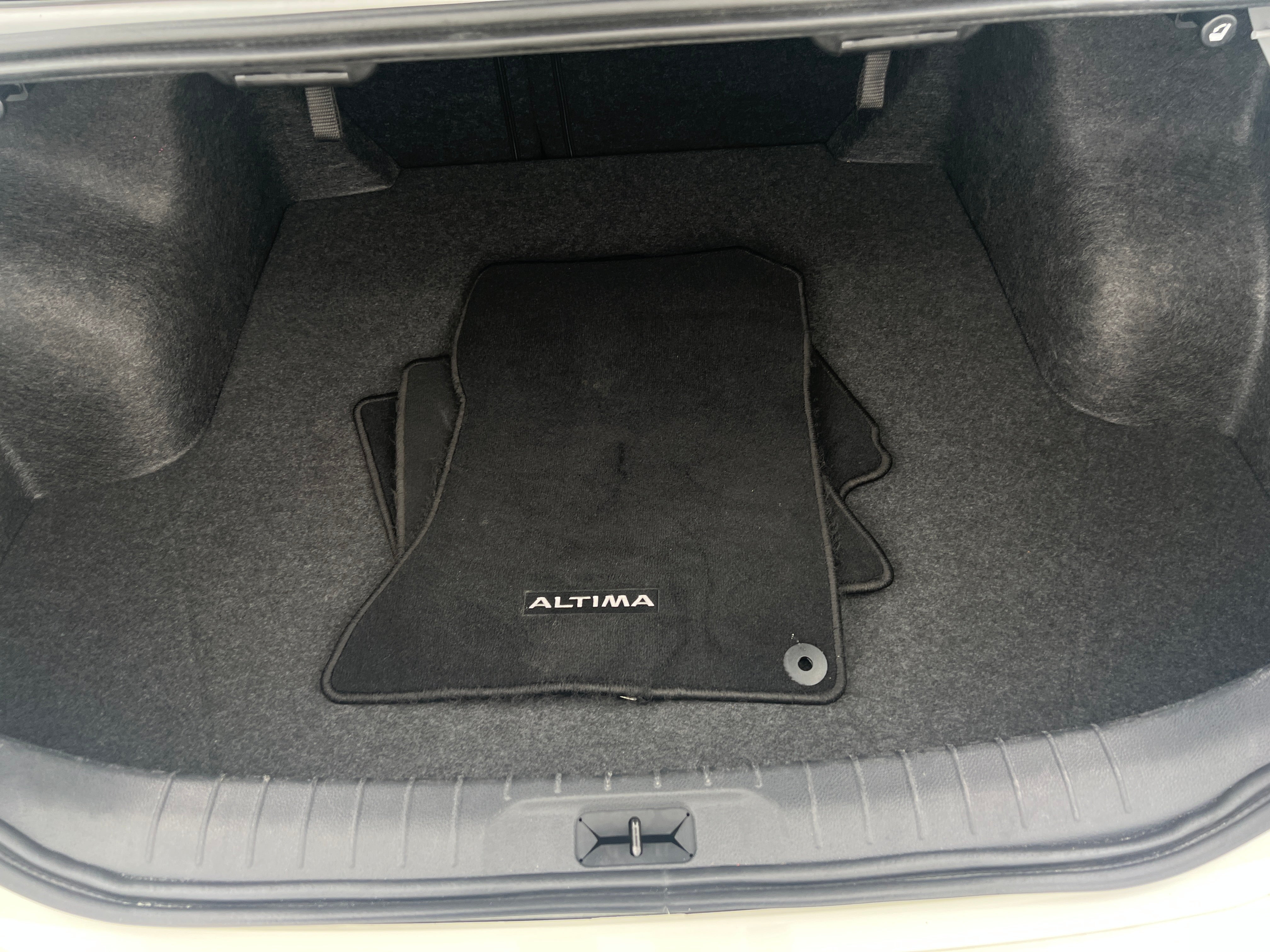 2025 Nissan Altima SV - Photo 7