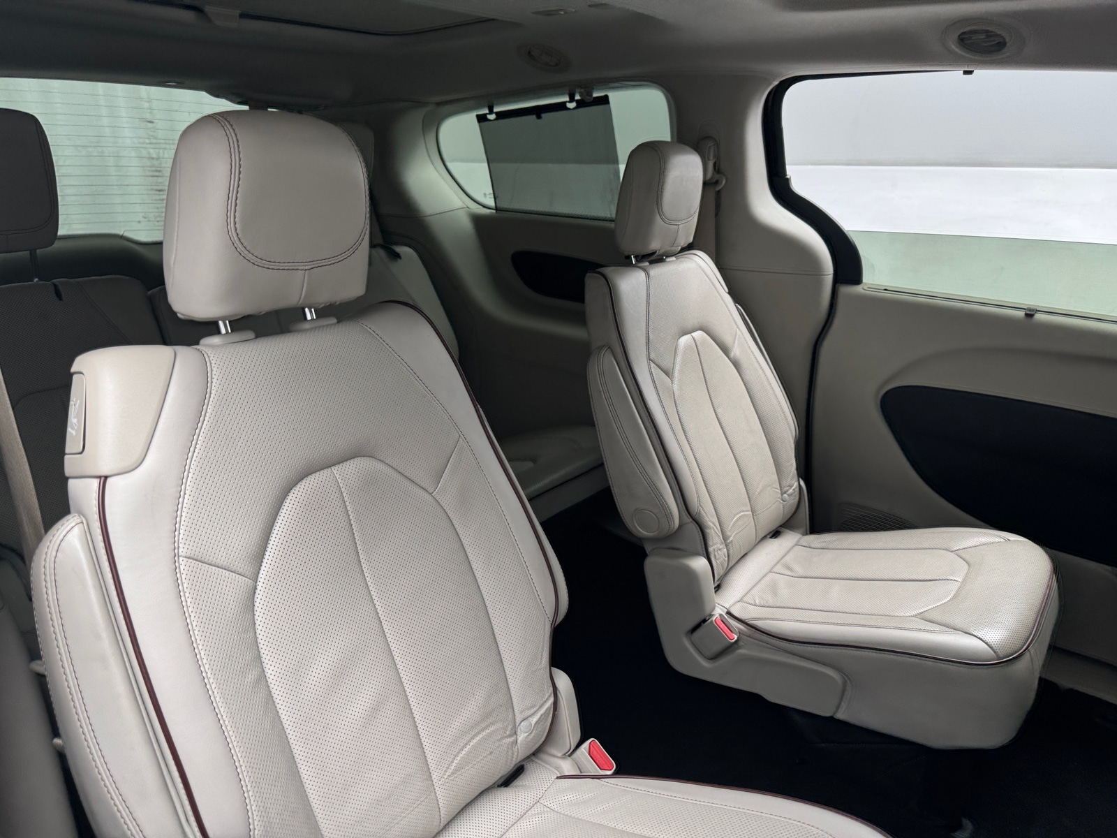 Thumbnail: 2017 Chrysler Pacifica - 5
